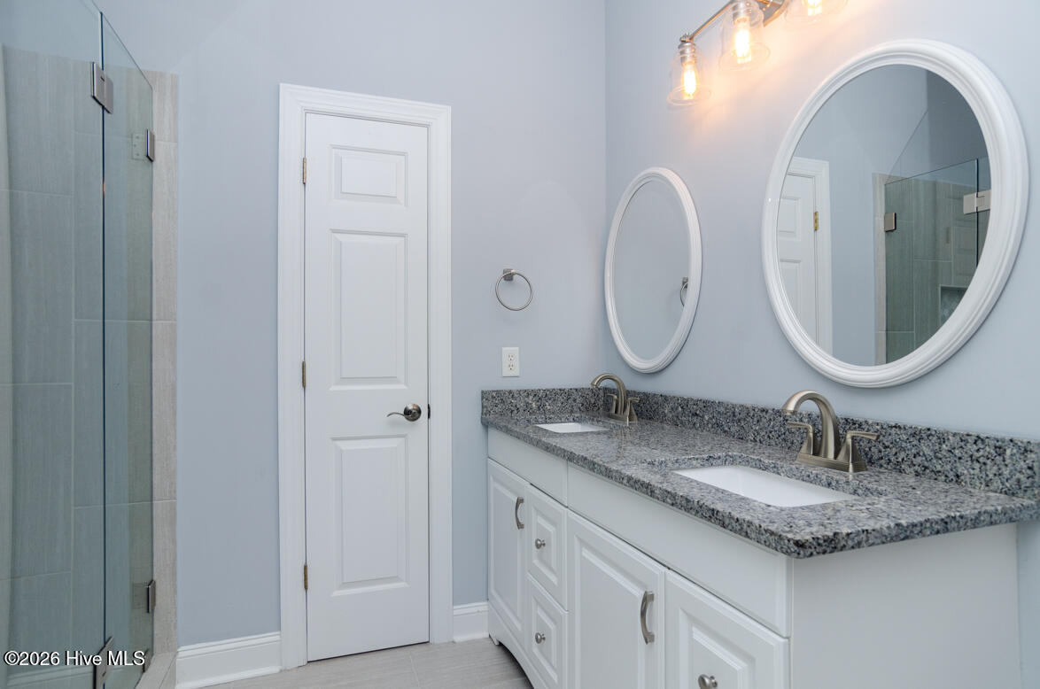 100553134 | Photo 21