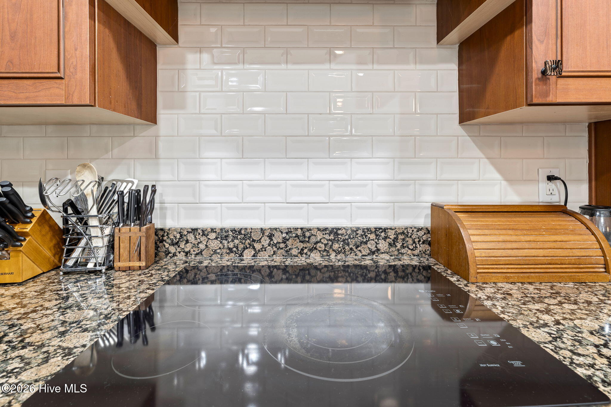 100551308 | Photo 11