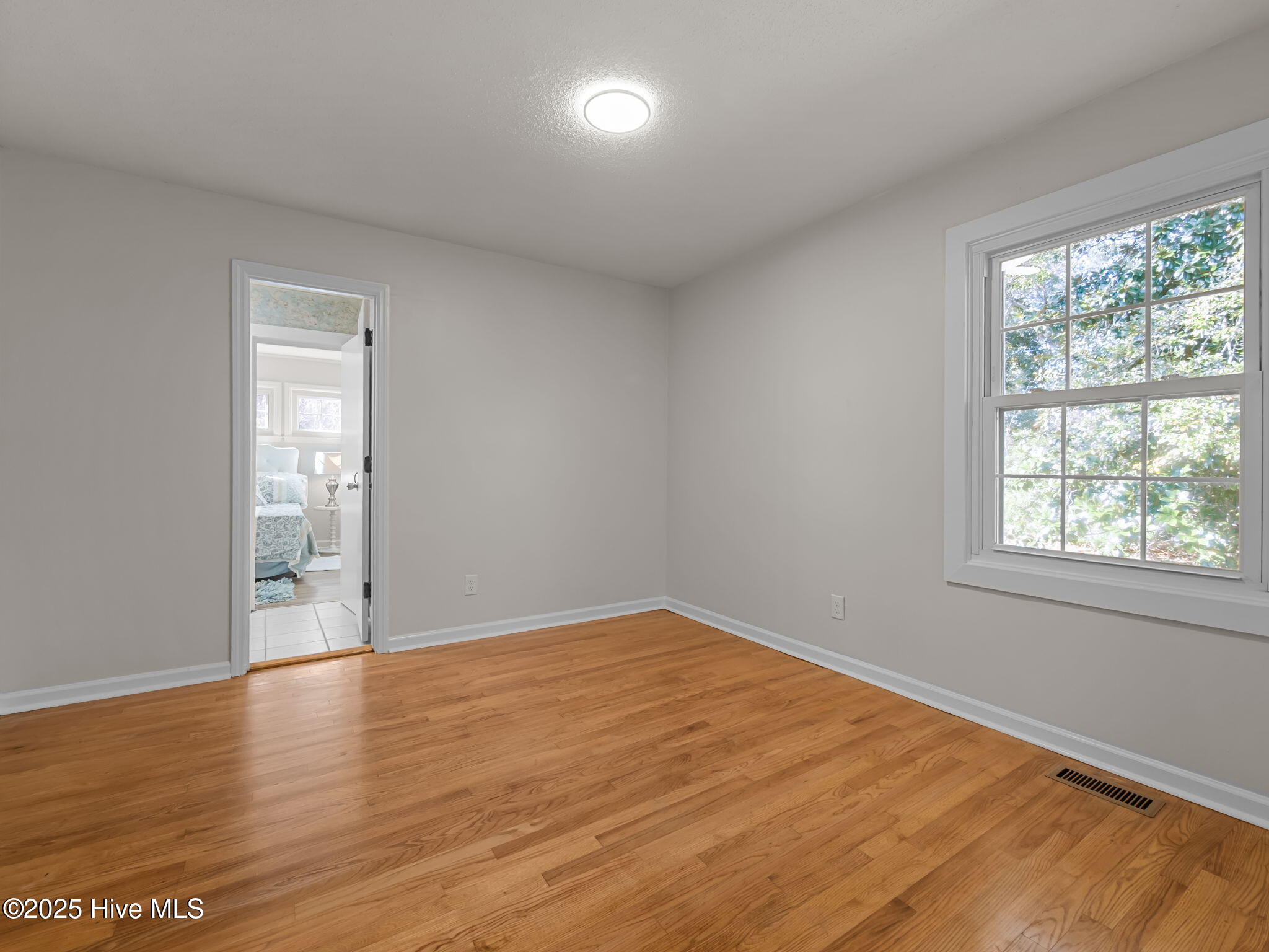 2859 Easy Street,Newport