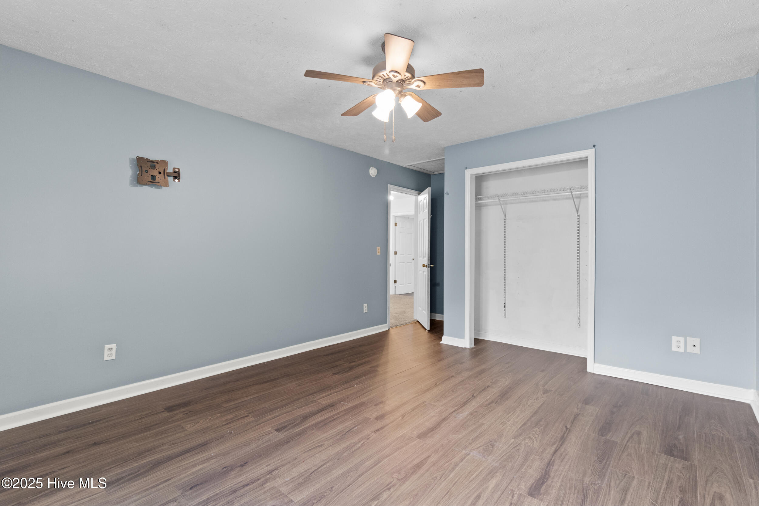 100531865 | Photo 28