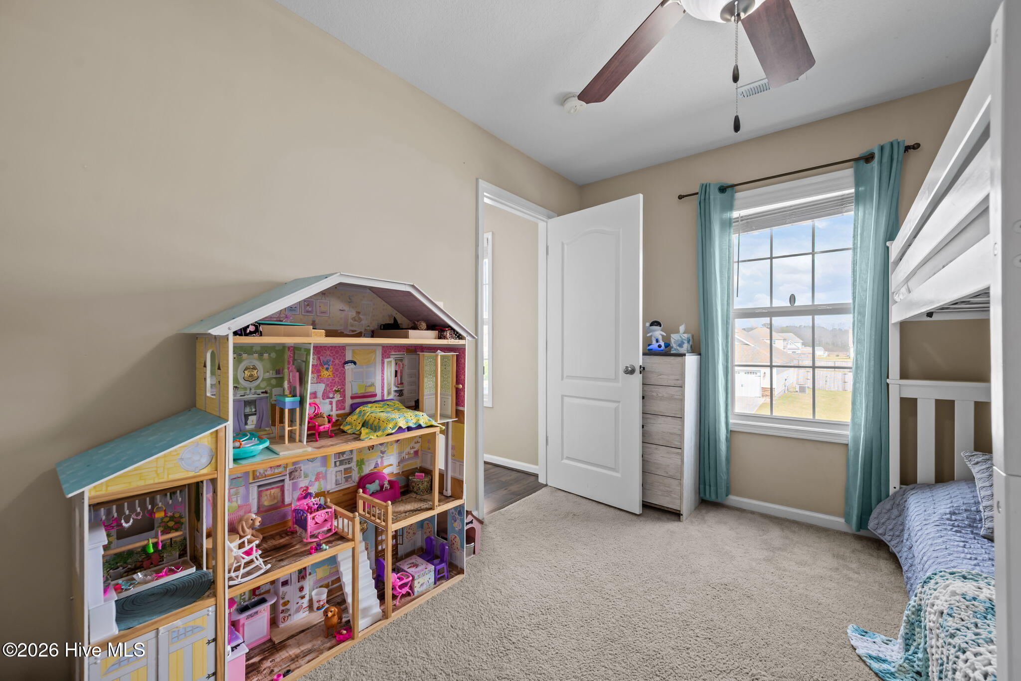 100560524 | Photo 40