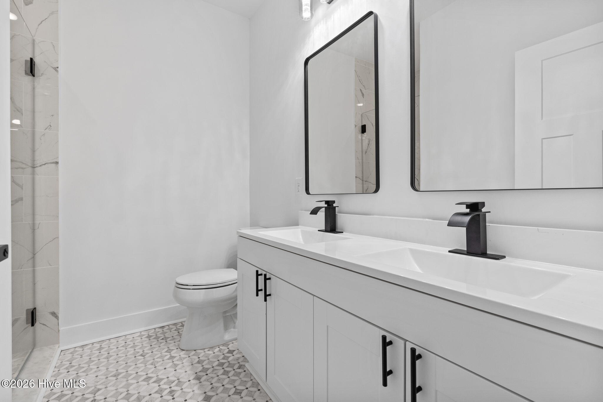 100528197 | Photo 21