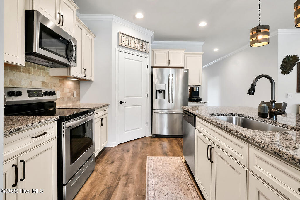 100565094 | Photo 19