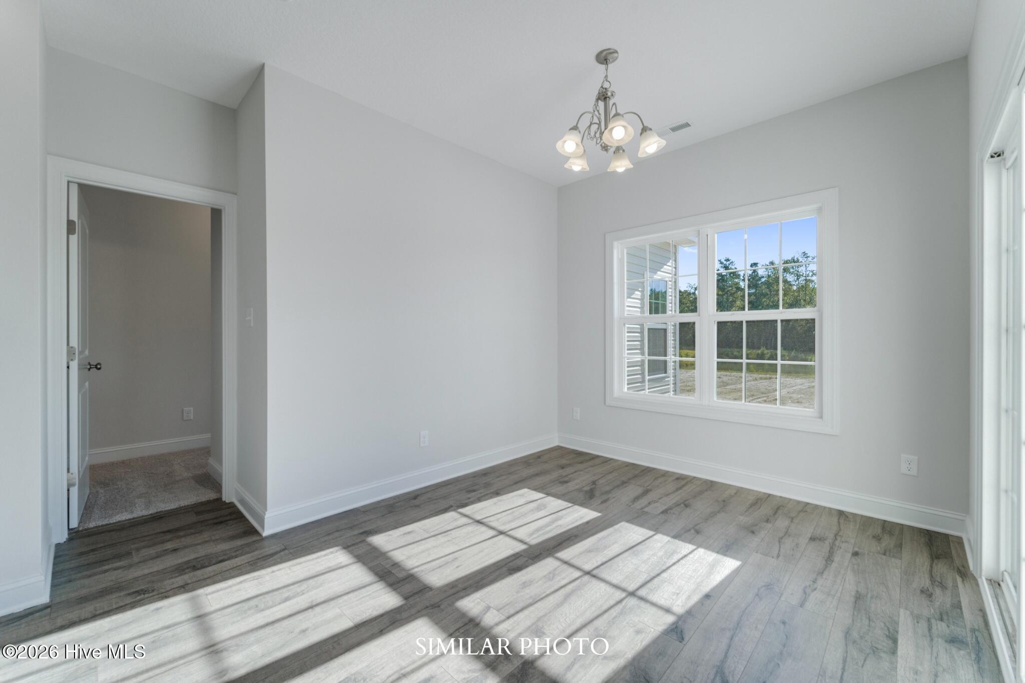 100550037 | Photo 13