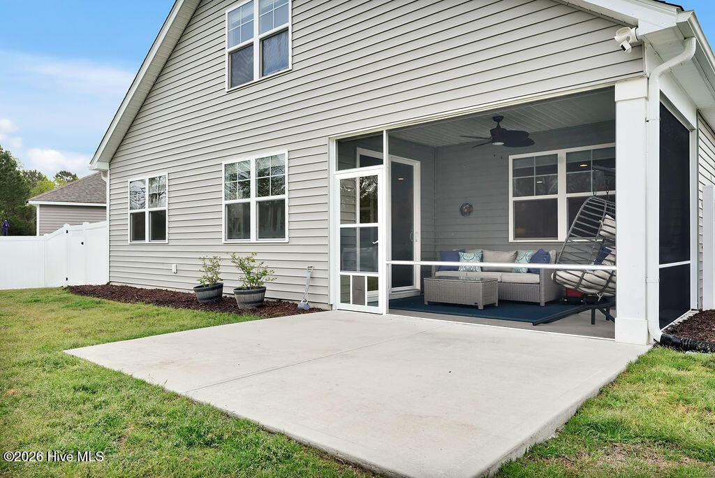 100565094 | Photo 32