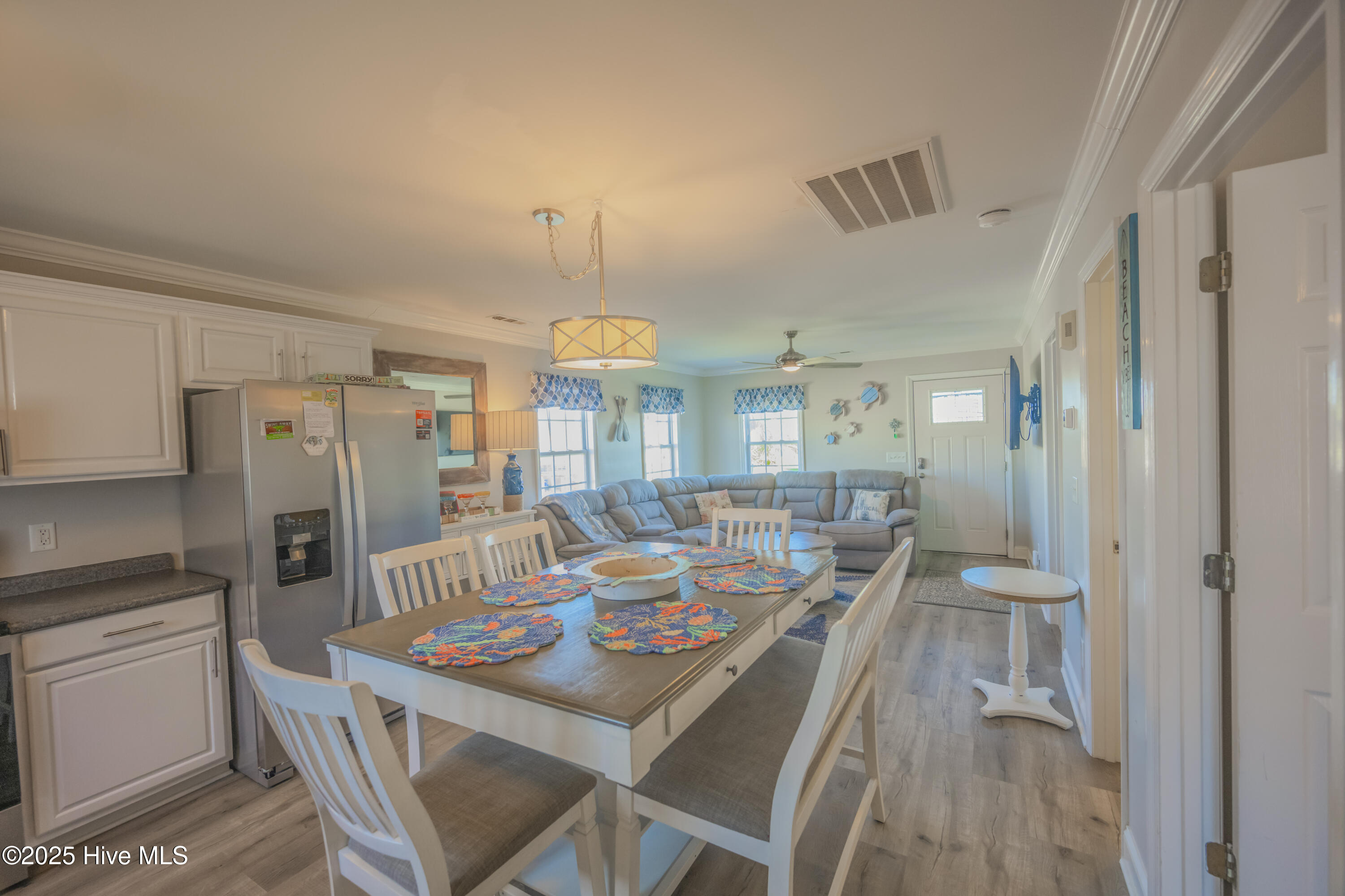 100482049 | Photo 40