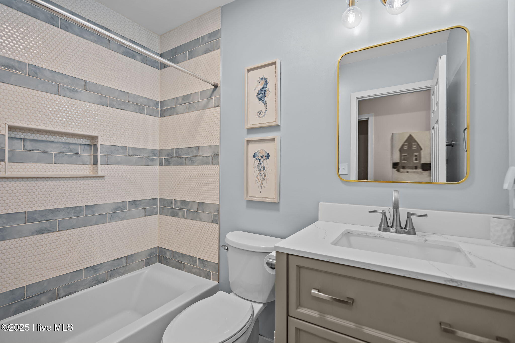 100540801 | Photo 28