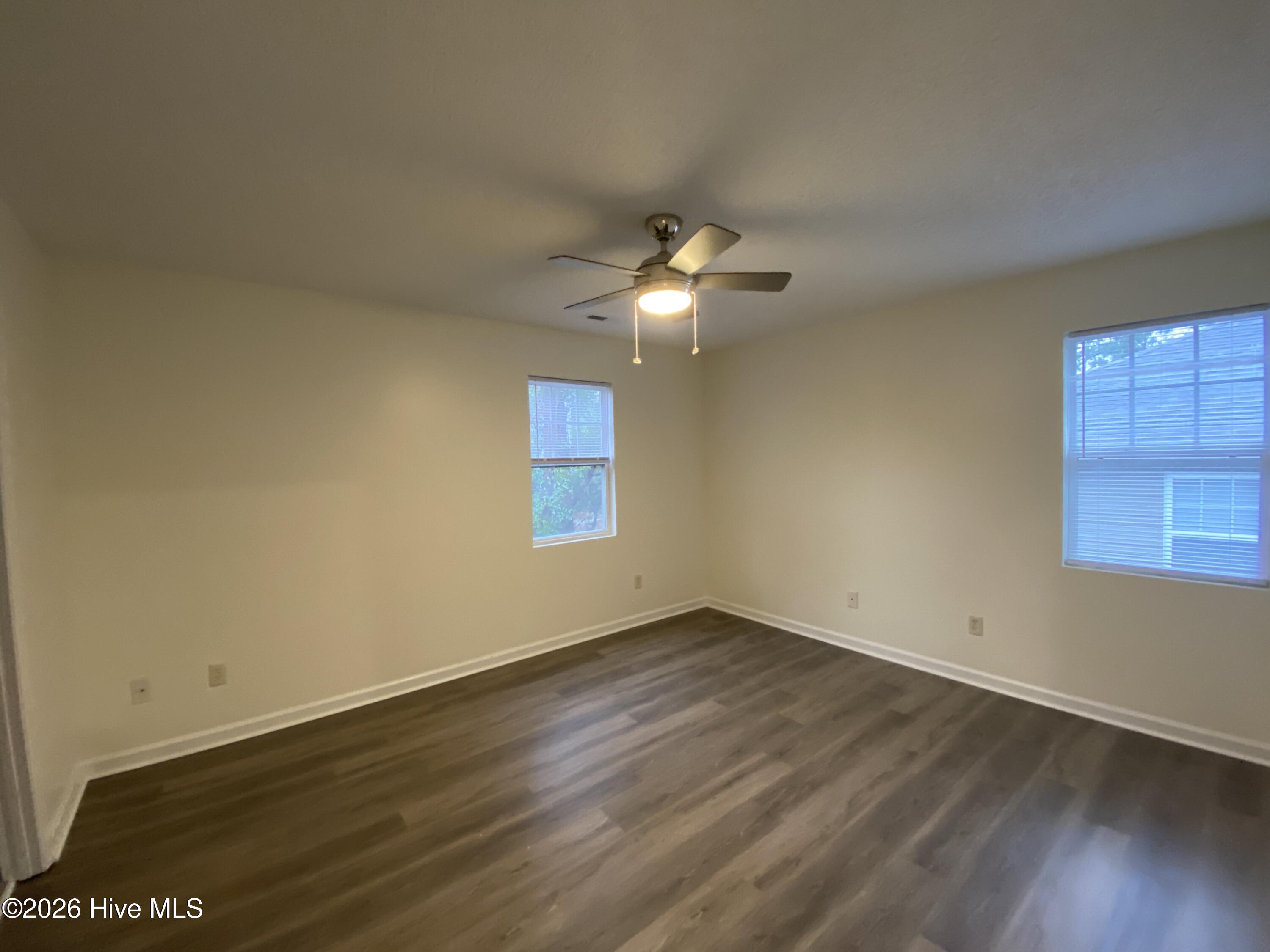 100553788 | Photo 23