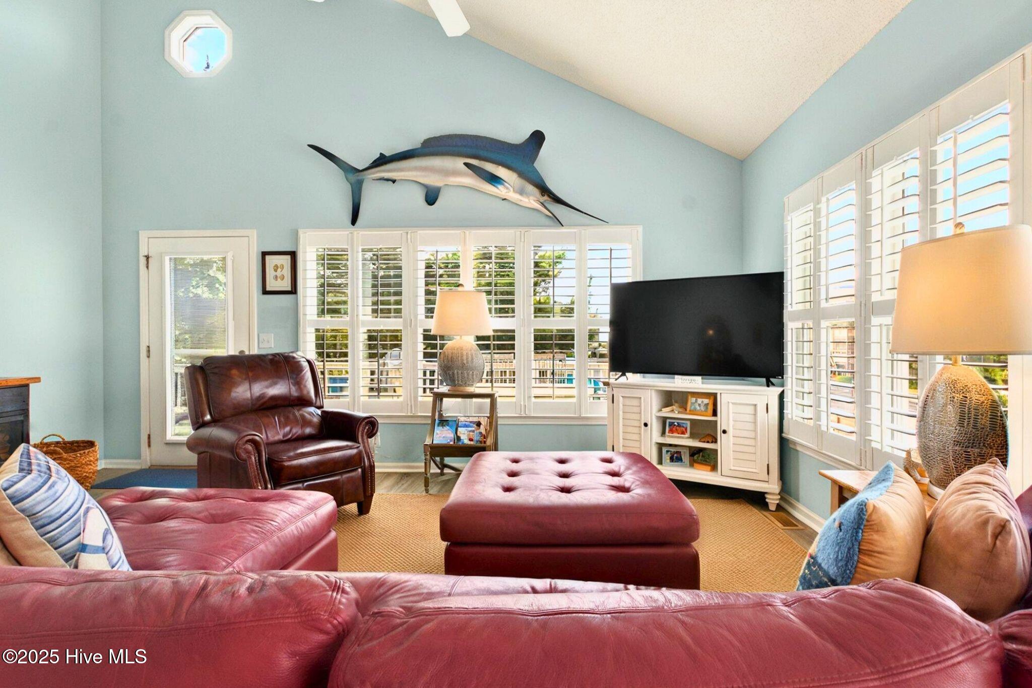 100508877 | Photo 13