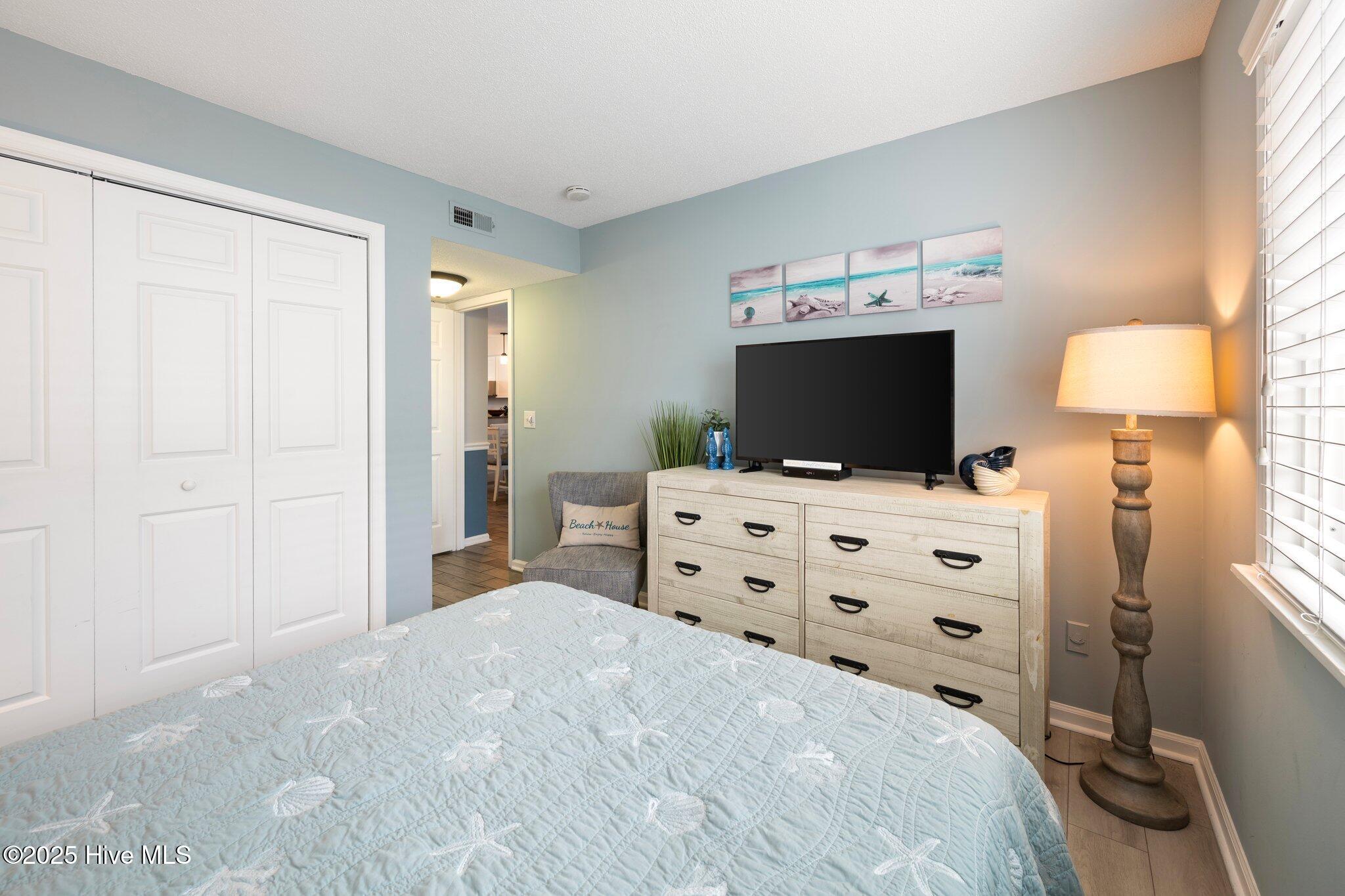 100495398 | Photo 14