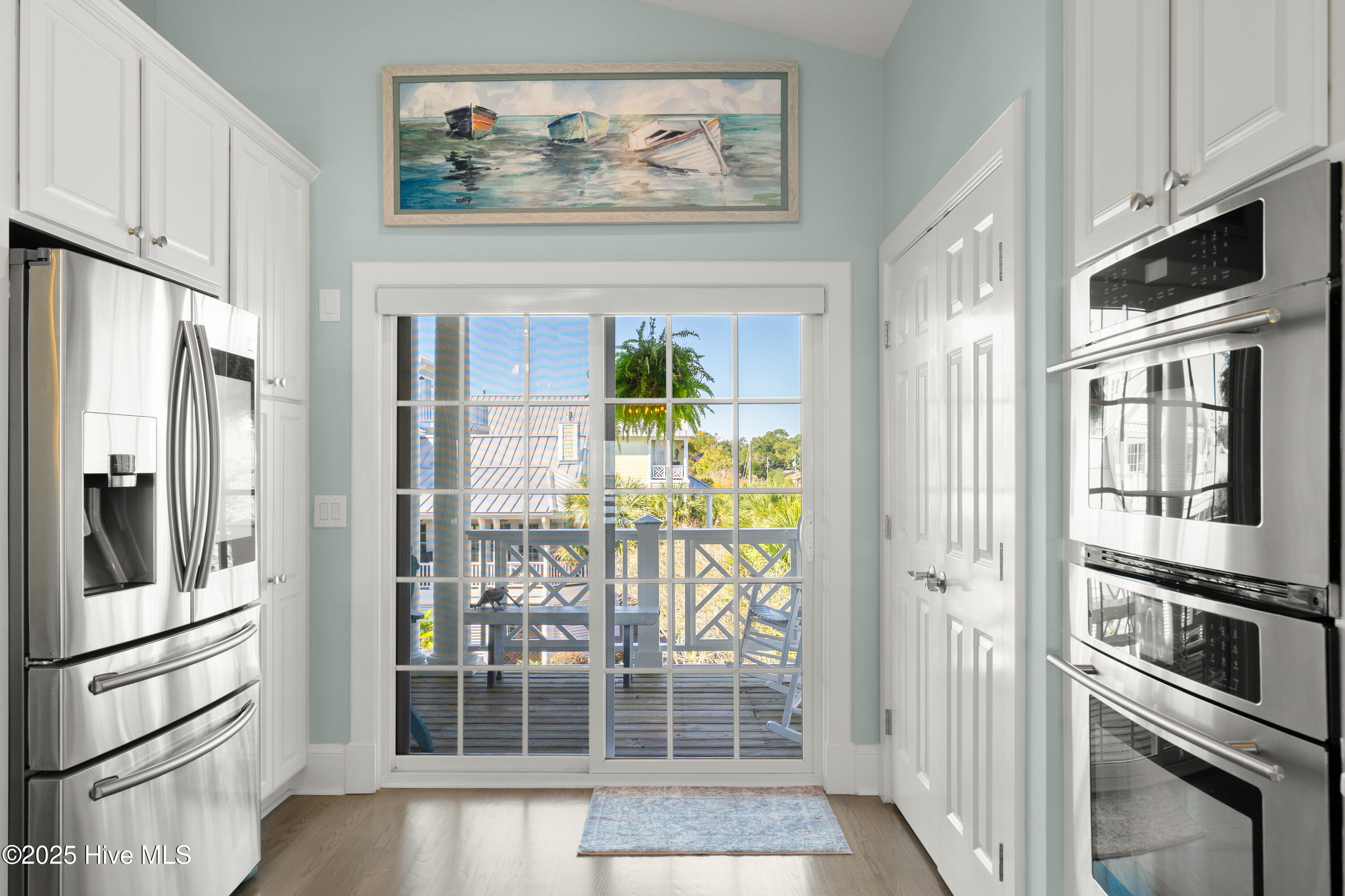 100541249 | Photo 44