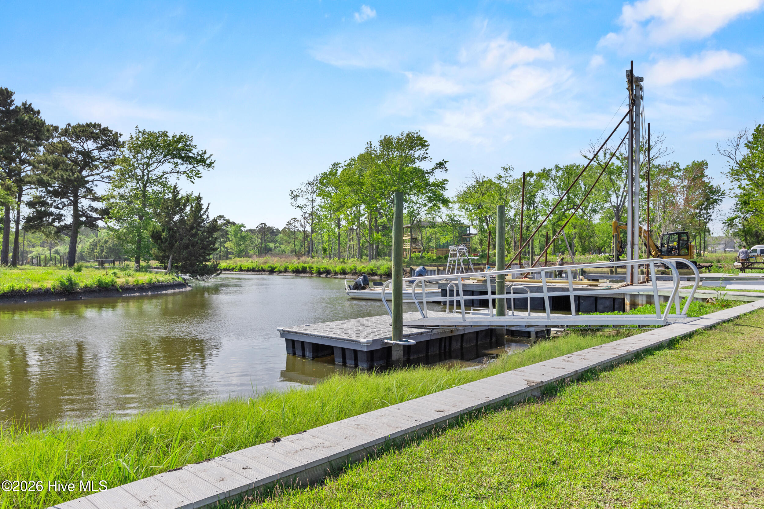 100568241 | Photo 77