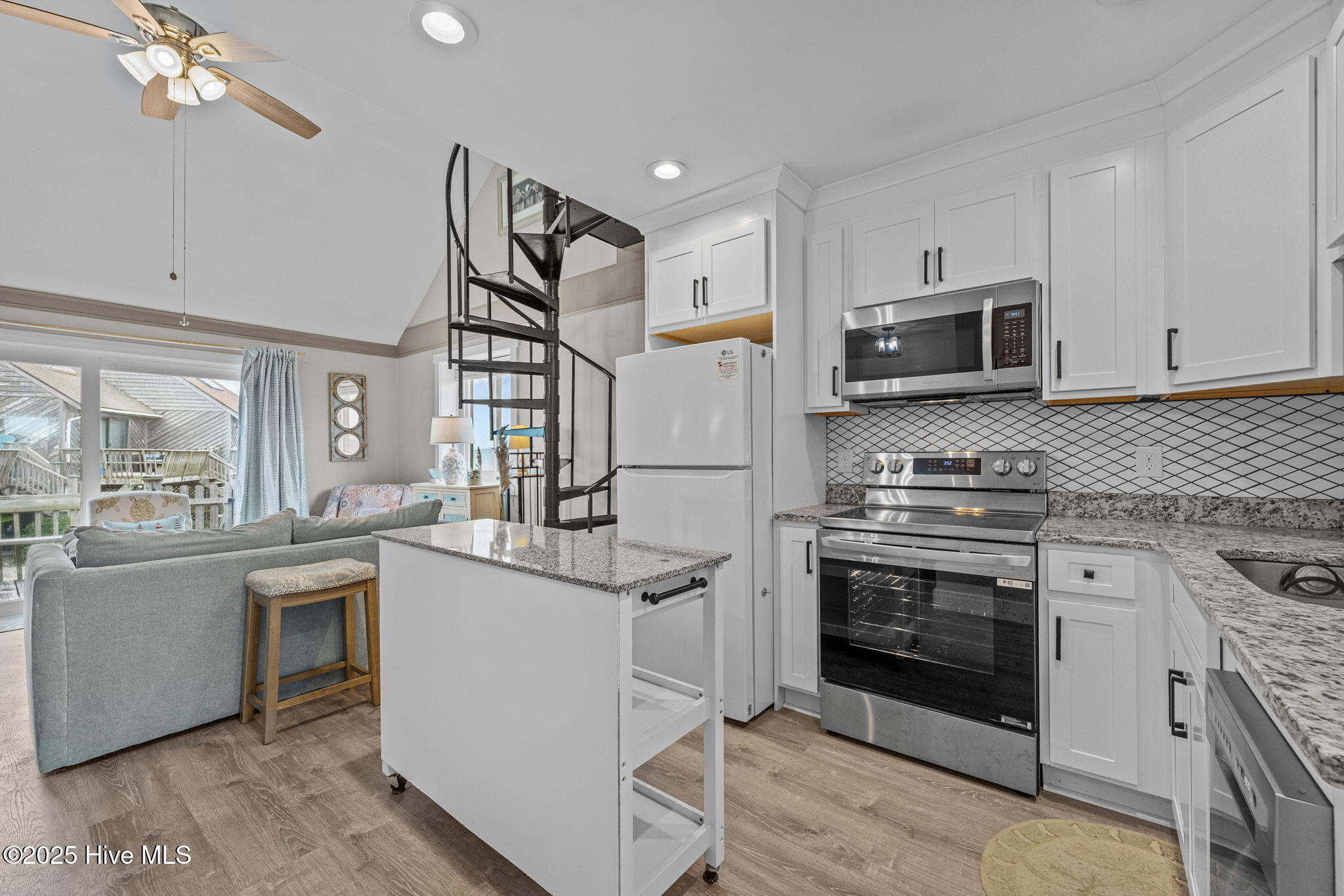 892 New River Inlet Road 21, North Topsail Beach, NC 28460 – photo 16: 38-web-or-mls-_RAD3394