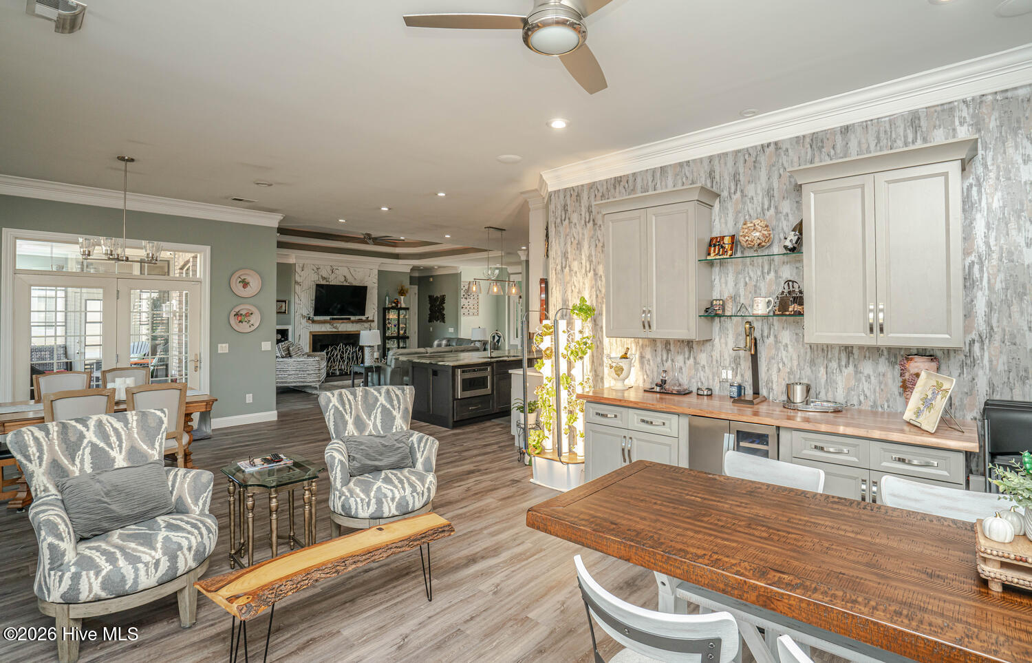 100560123 | Photo 25