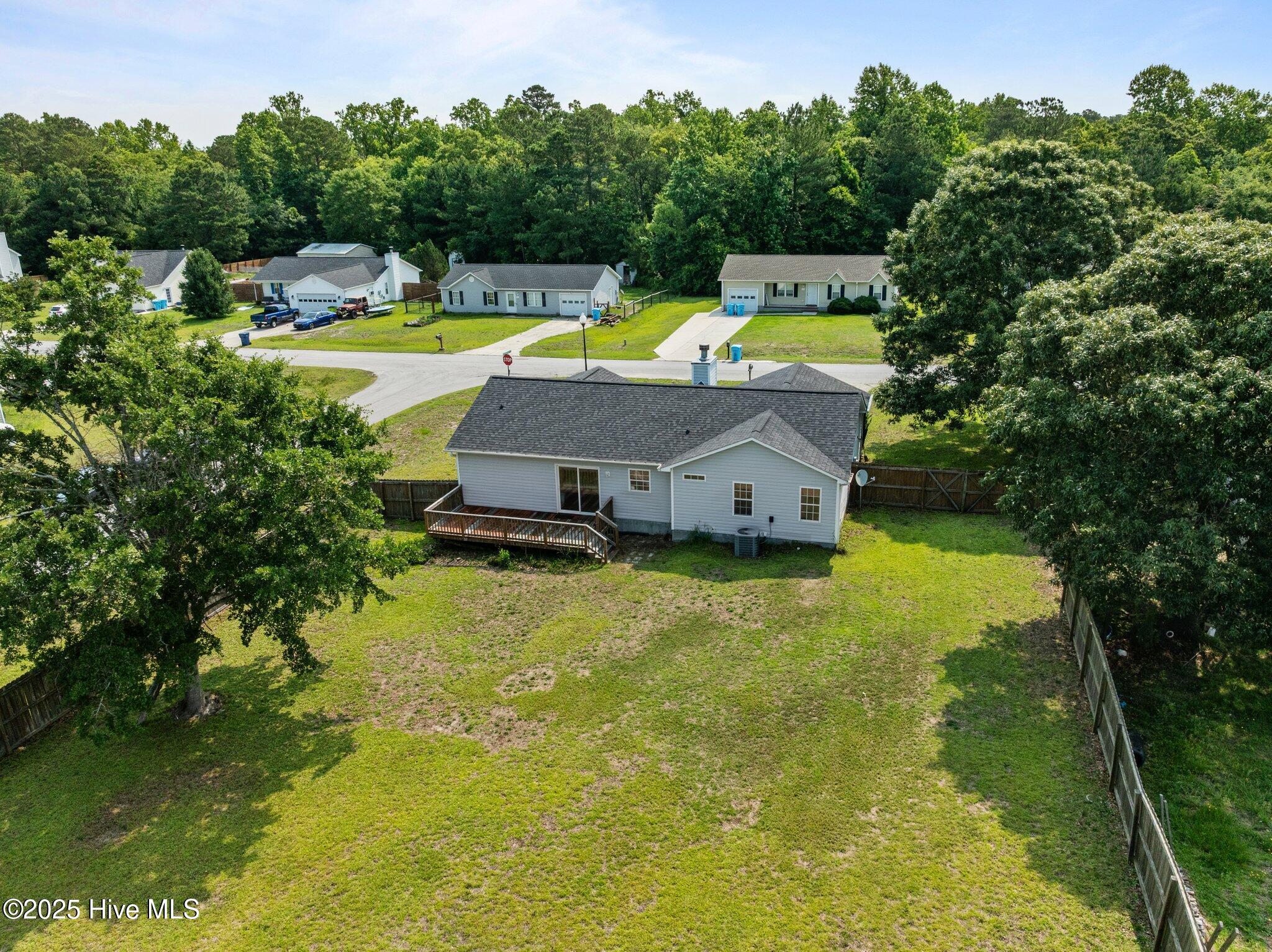 100533618 | Photo 33