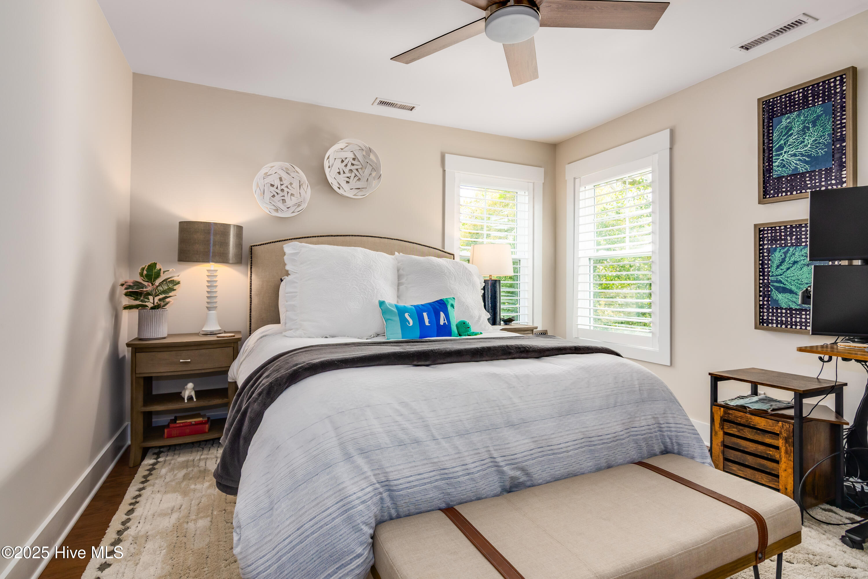 100501018 | Photo 35