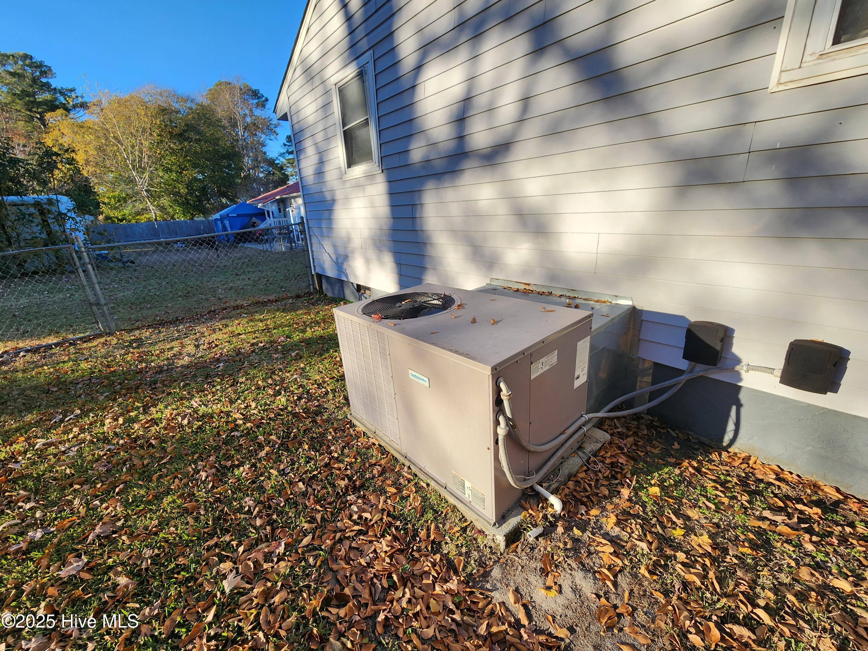 100531180 | Photo 21