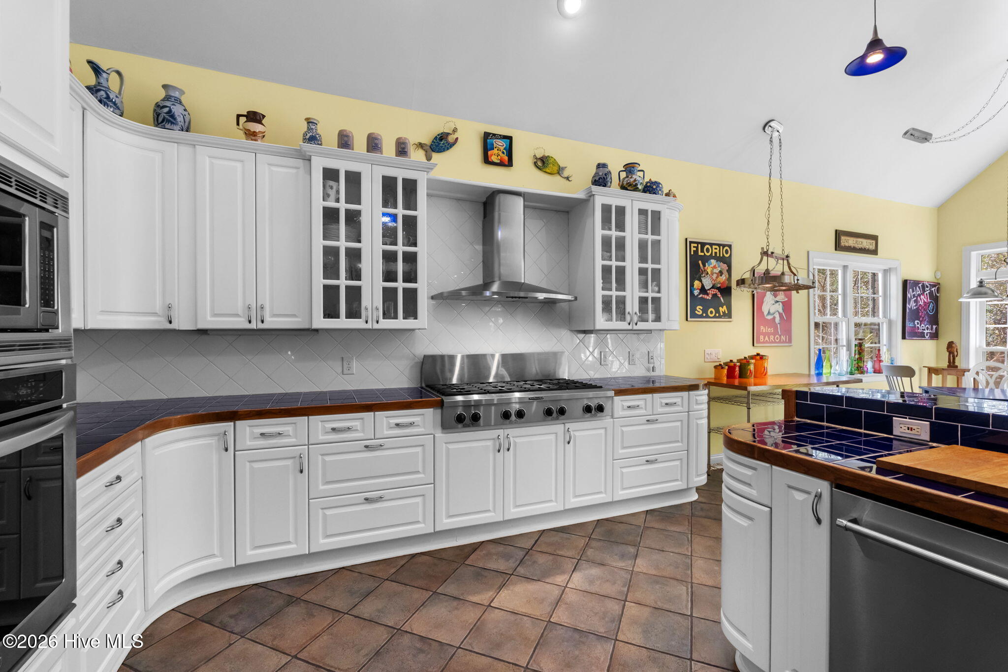 100565565 | Photo 24