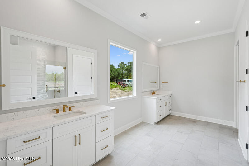 100508371 | Photo 14