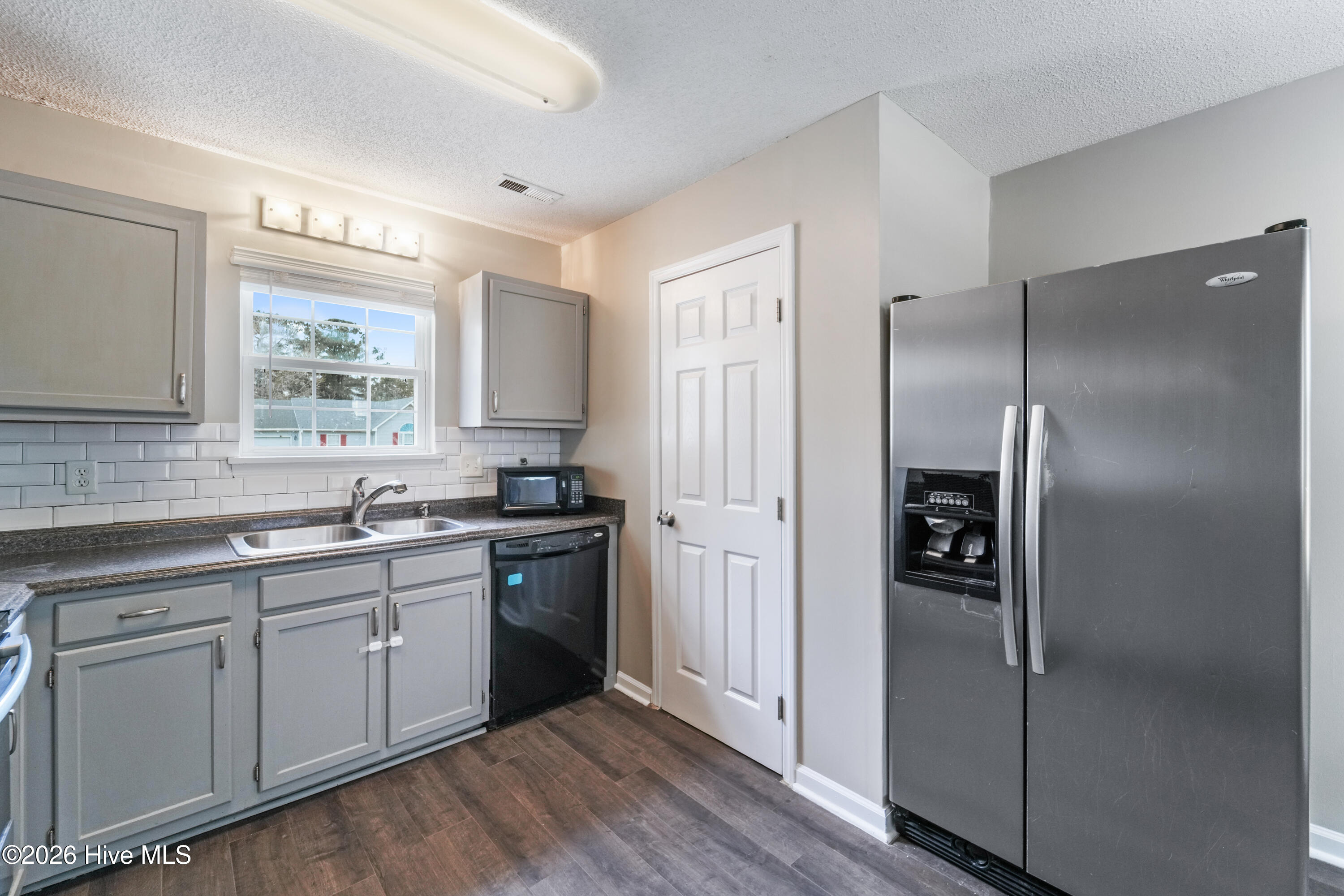 100561681 | Photo 45