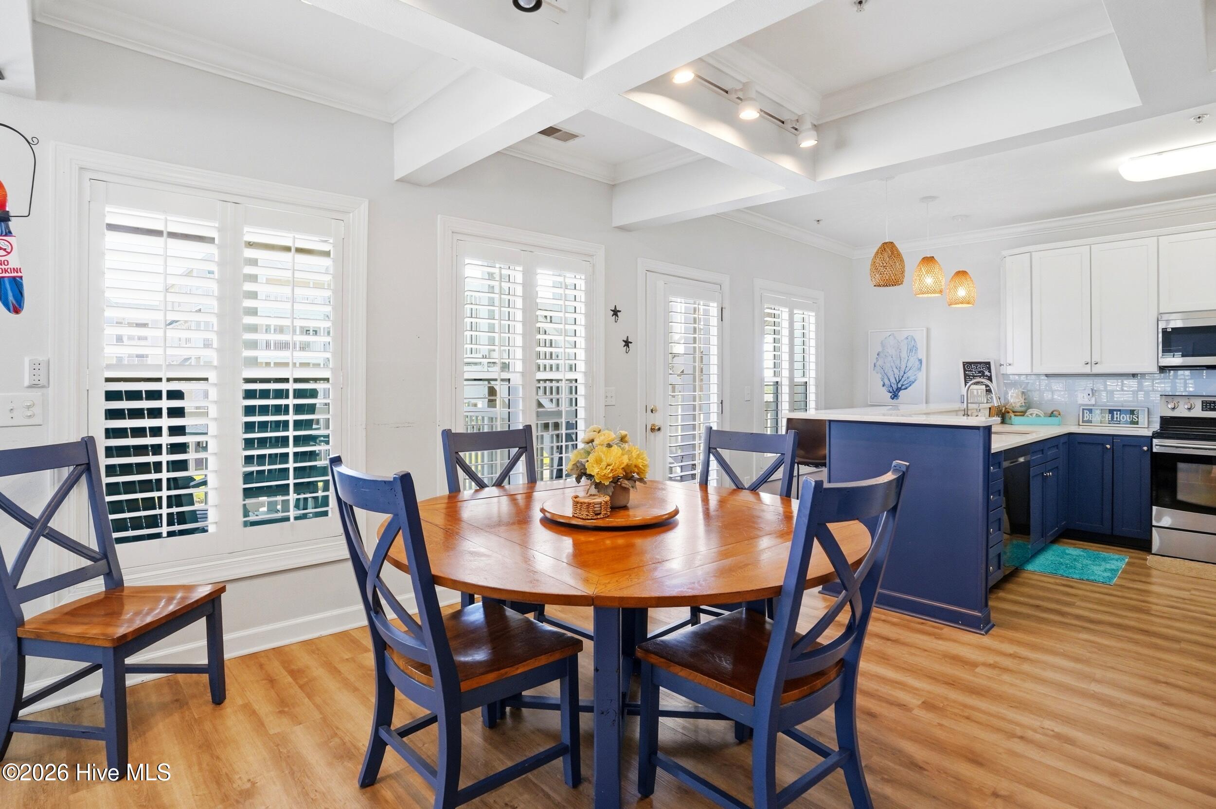 100567598 | Photo 14