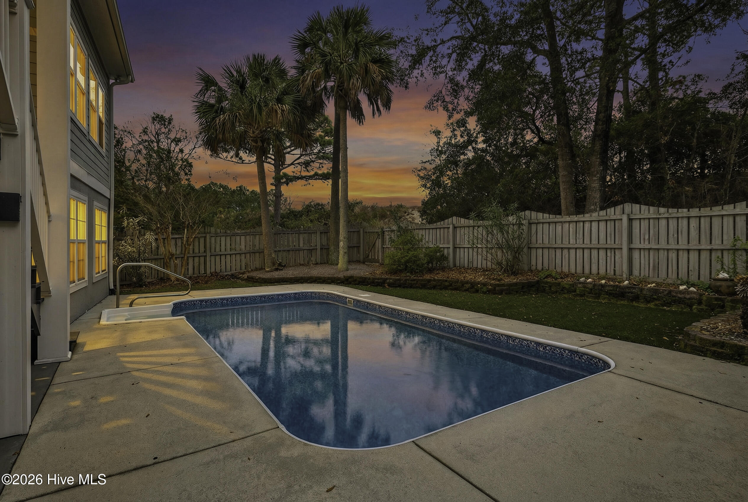 100557060 | Photo 59