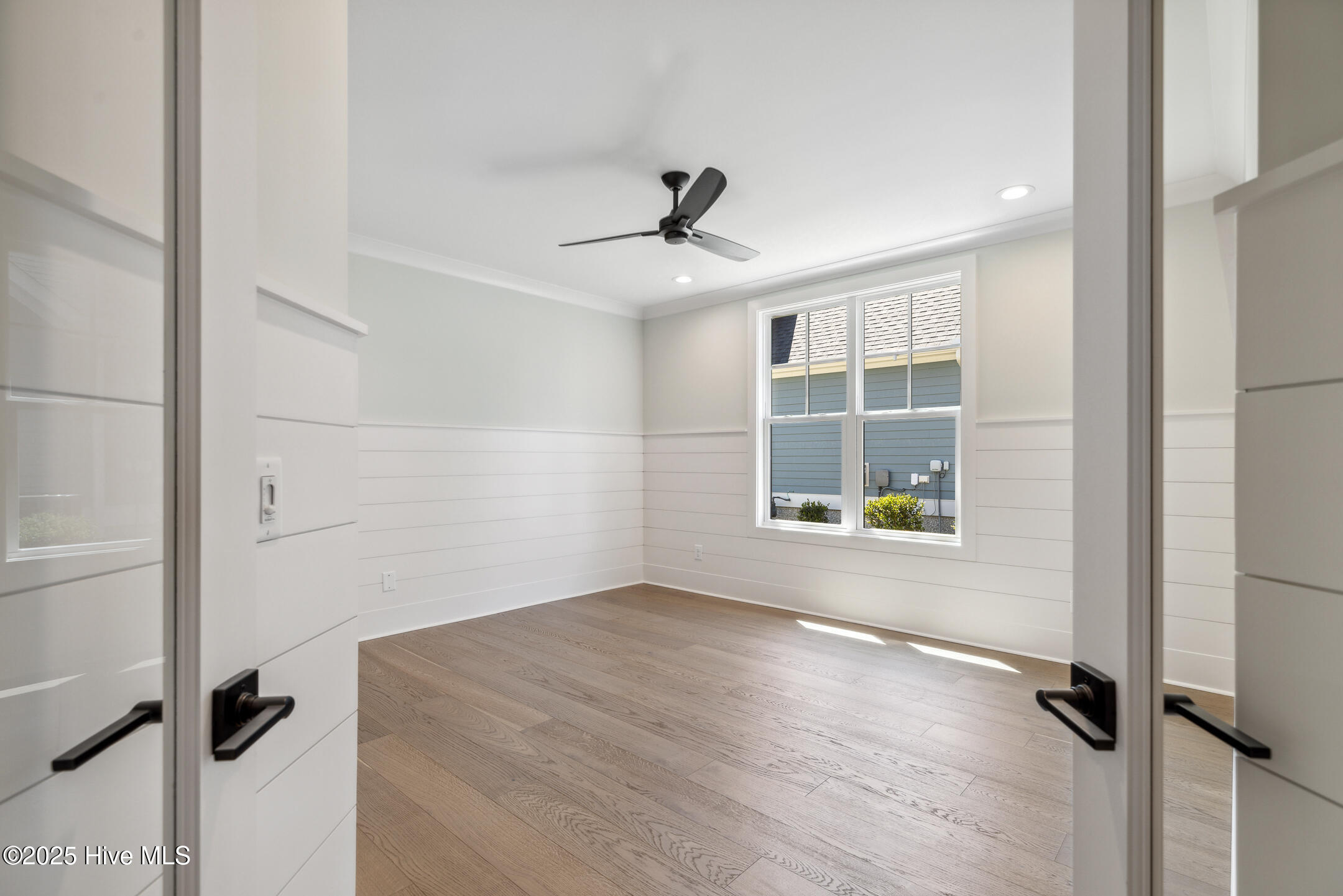 100461244 | Photo 49