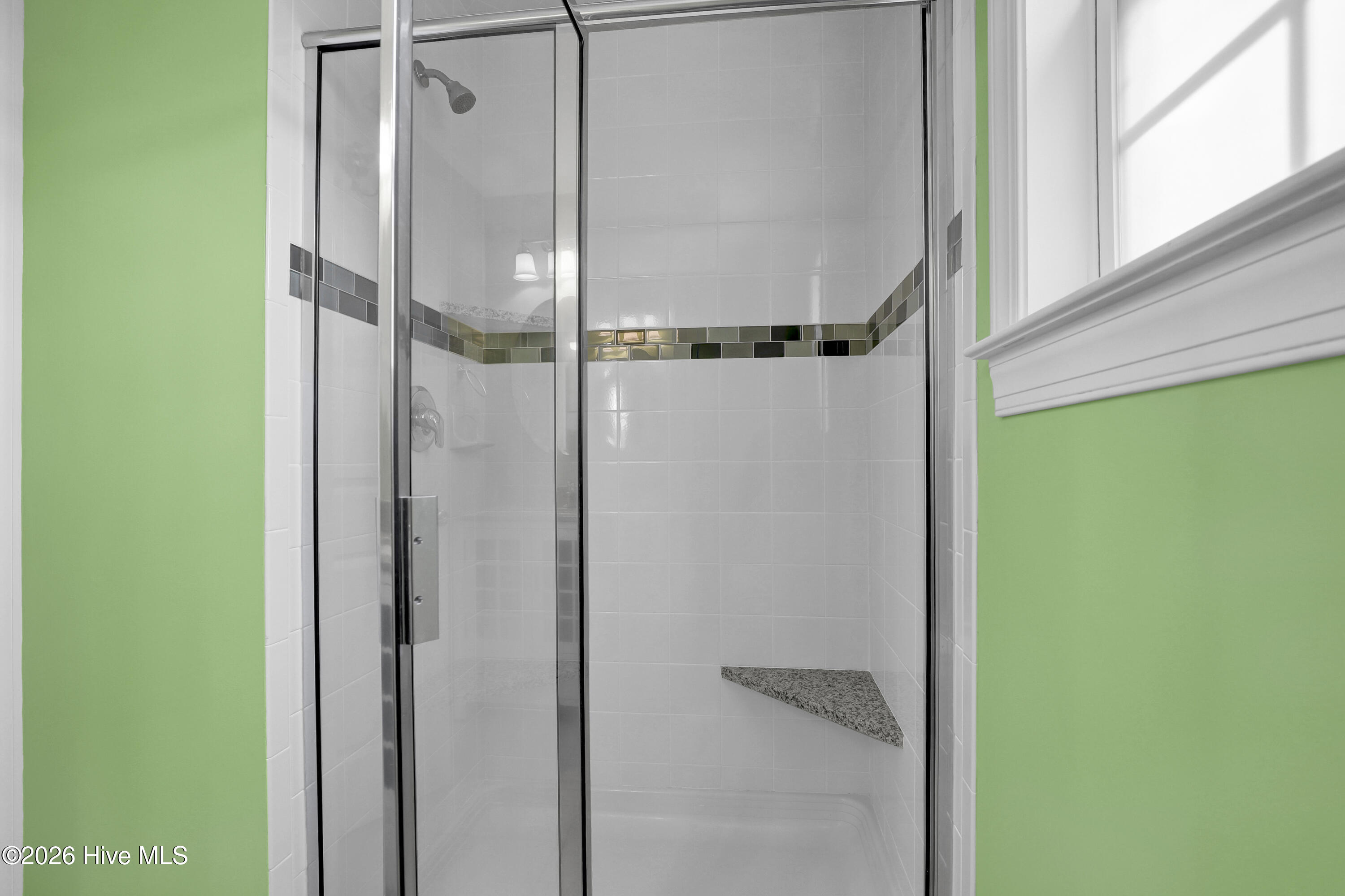 100549522 | Photo 40