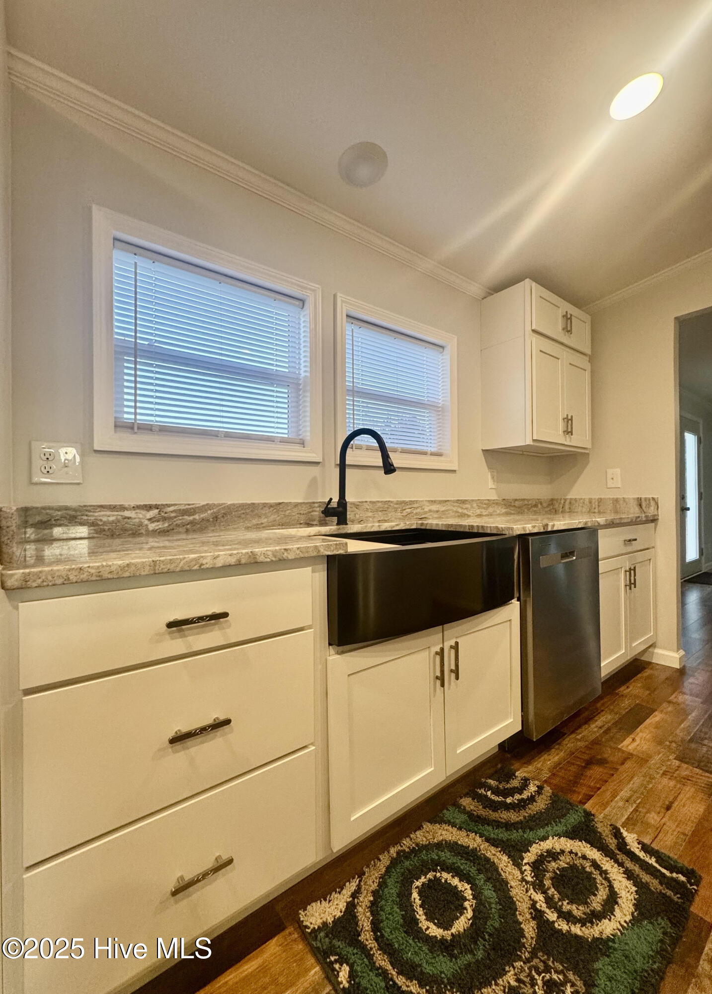 100546285 | Photo 22