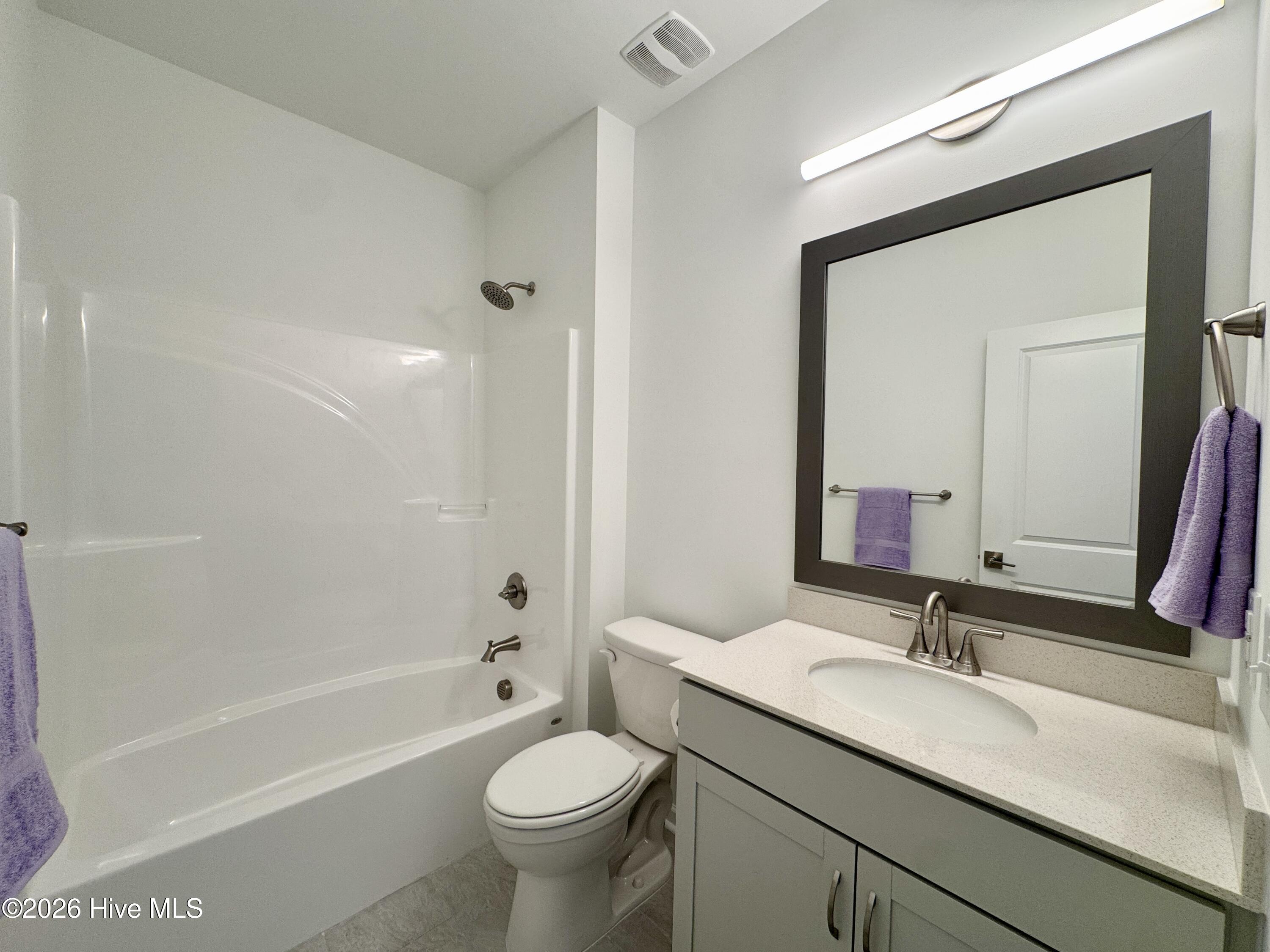 100536001 | Photo 18