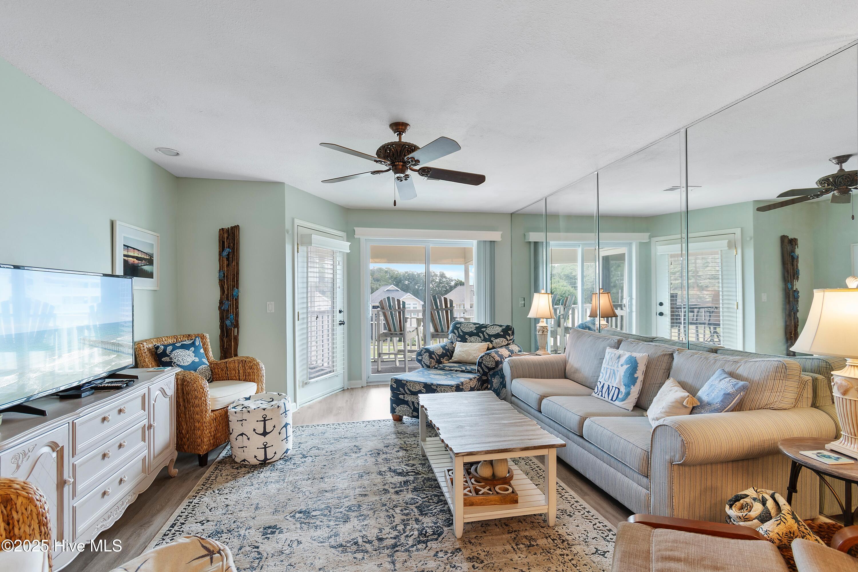 100537972 | Photo 28