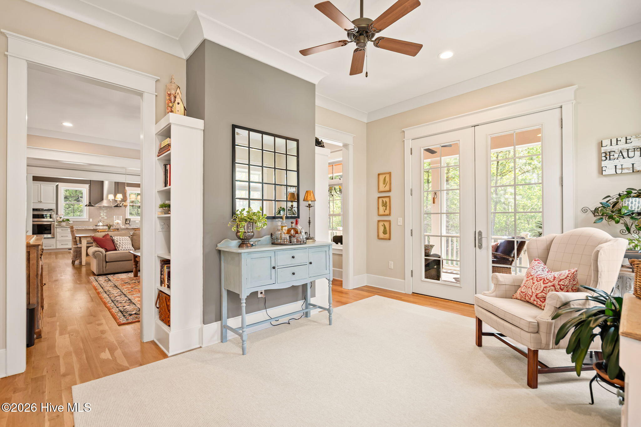 100567886 | Photo 32