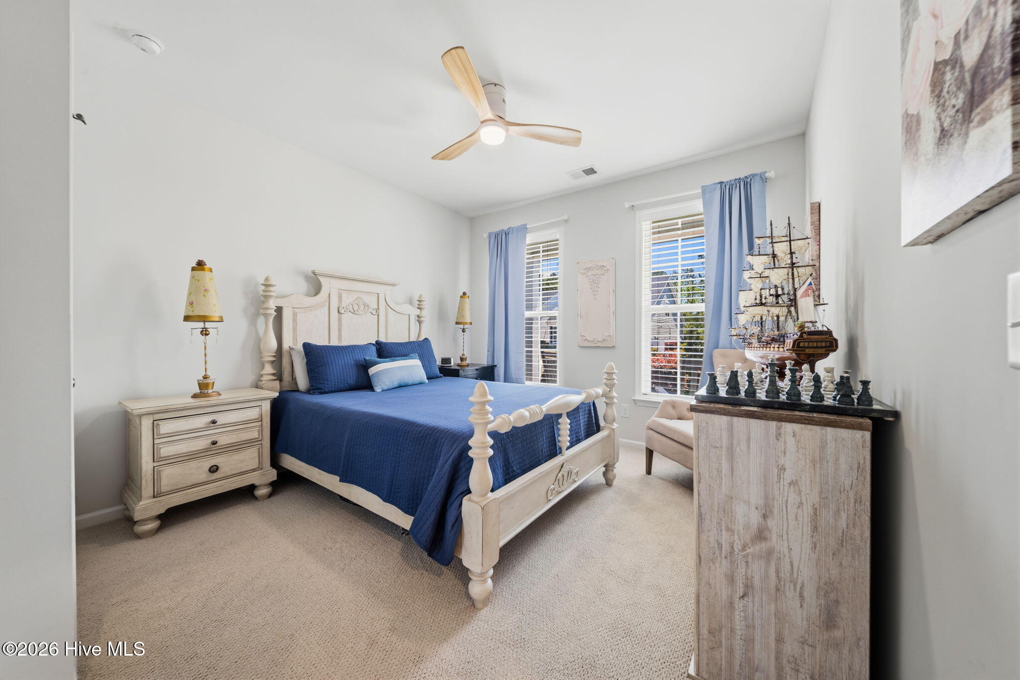 100568500 | Photo 37