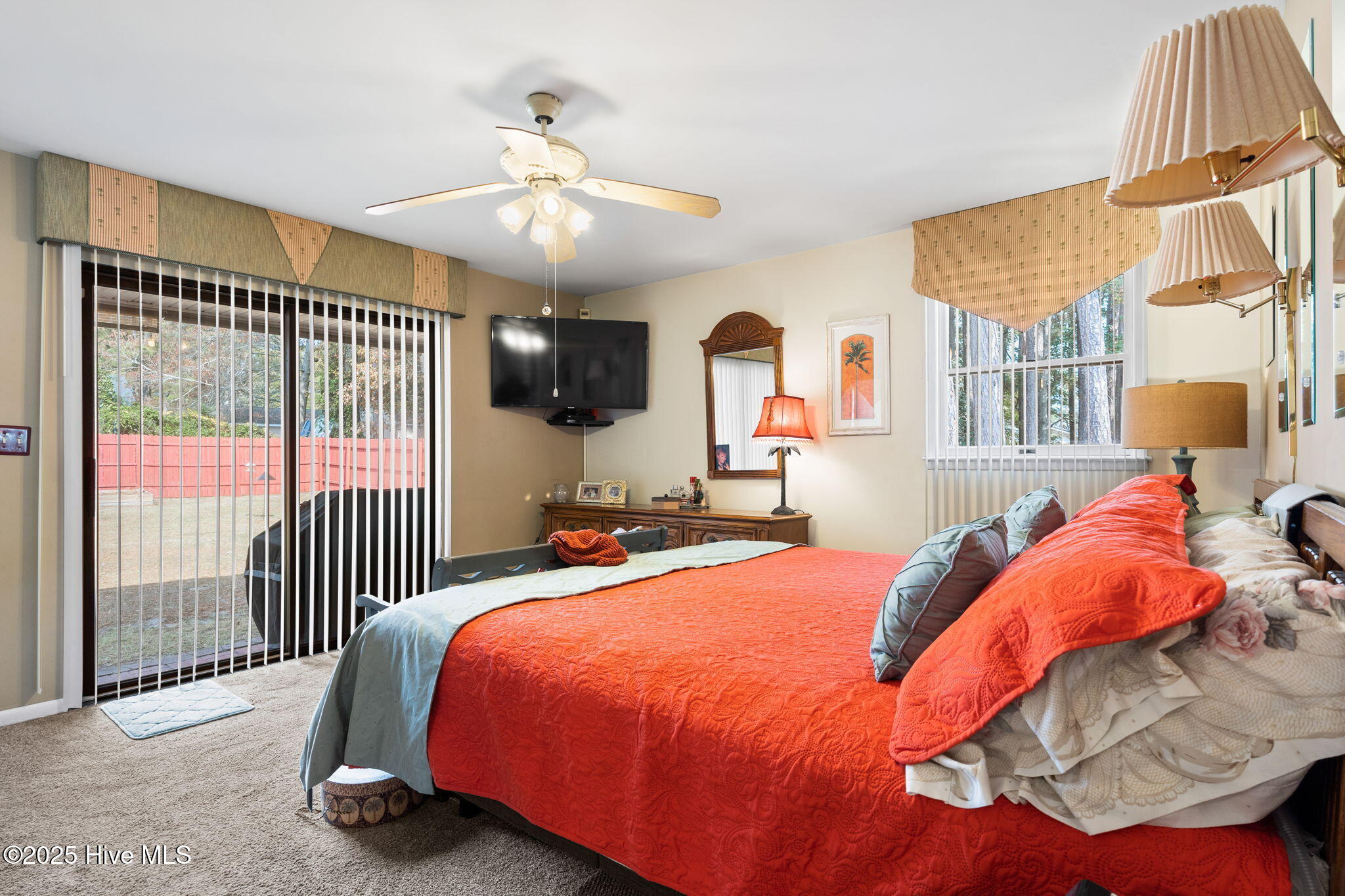 100543721 | Photo 33