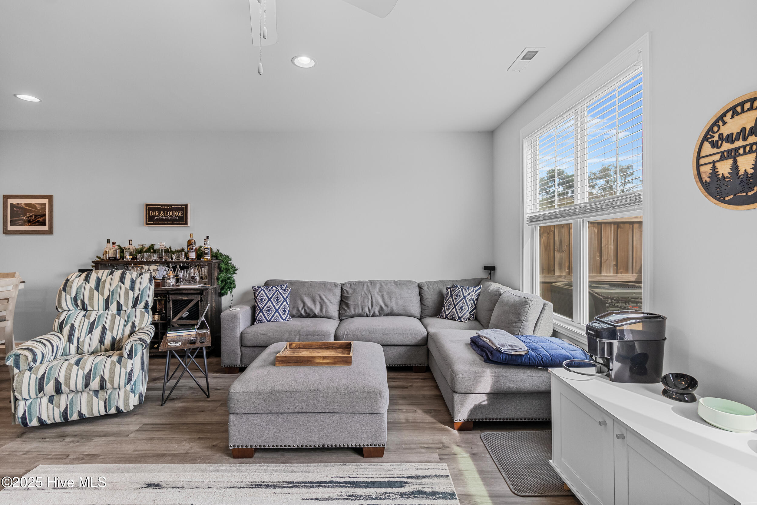 100523378 | Photo 10