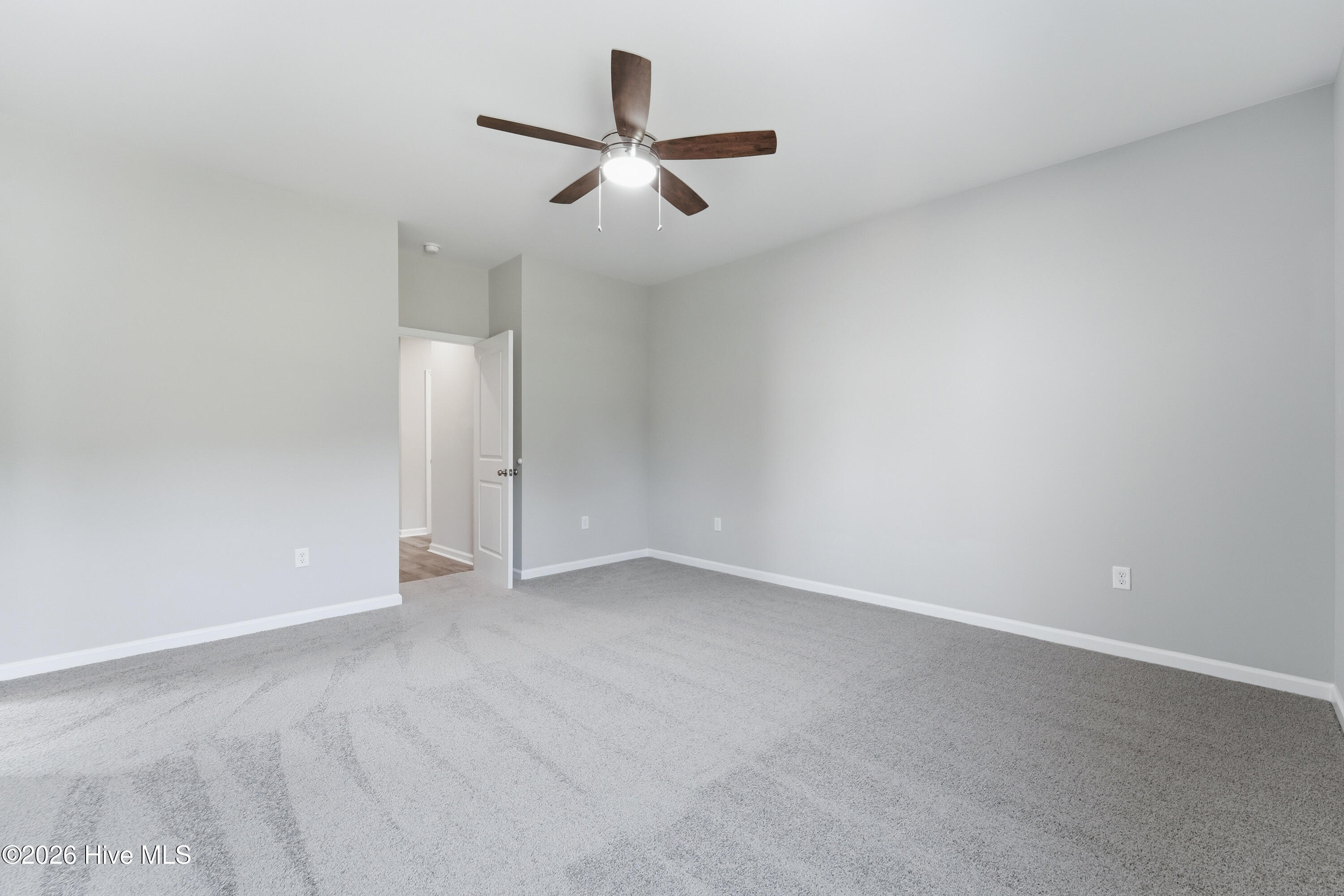 100562005 | Photo 27