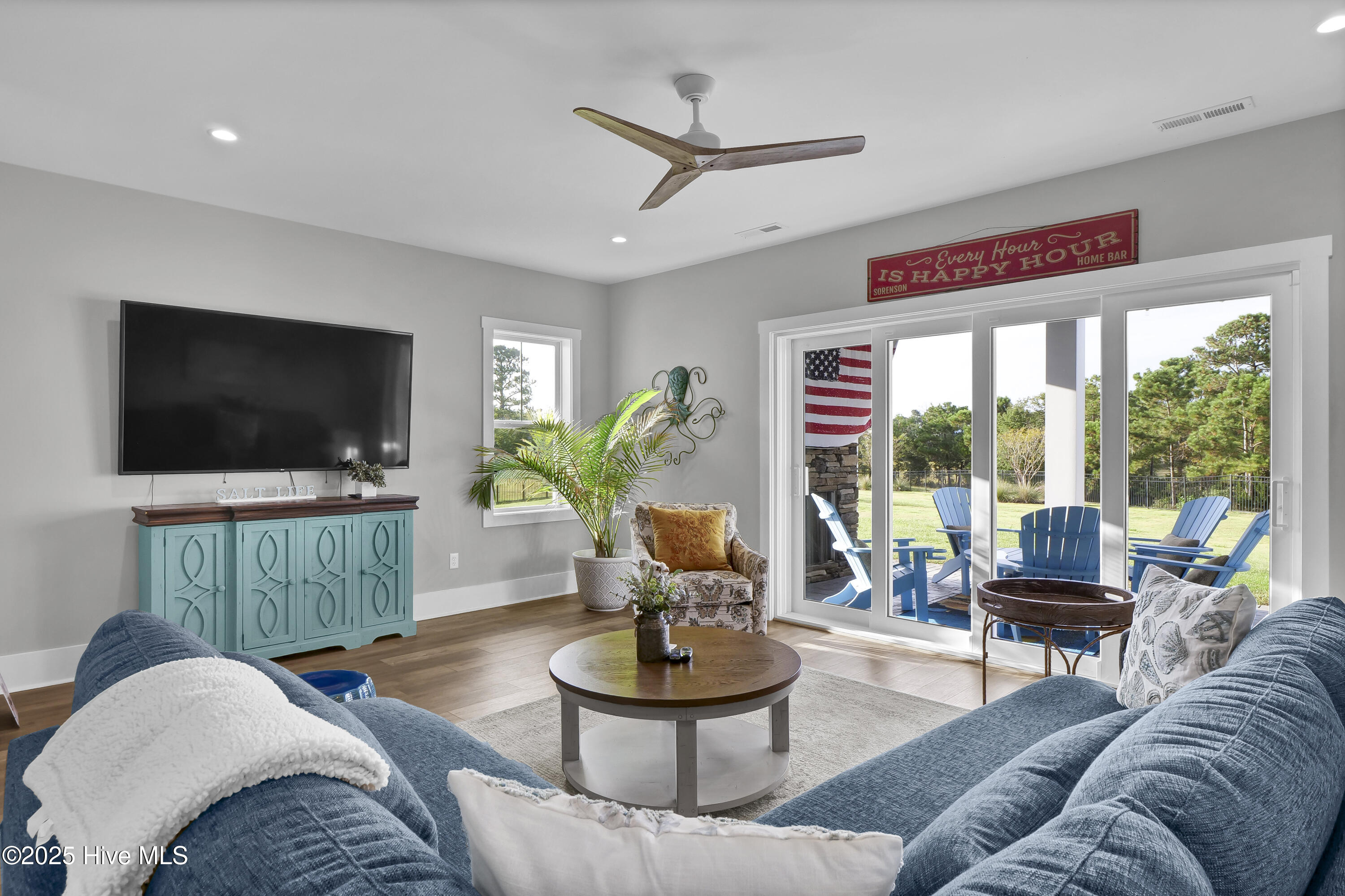 100534317 | Photo 46