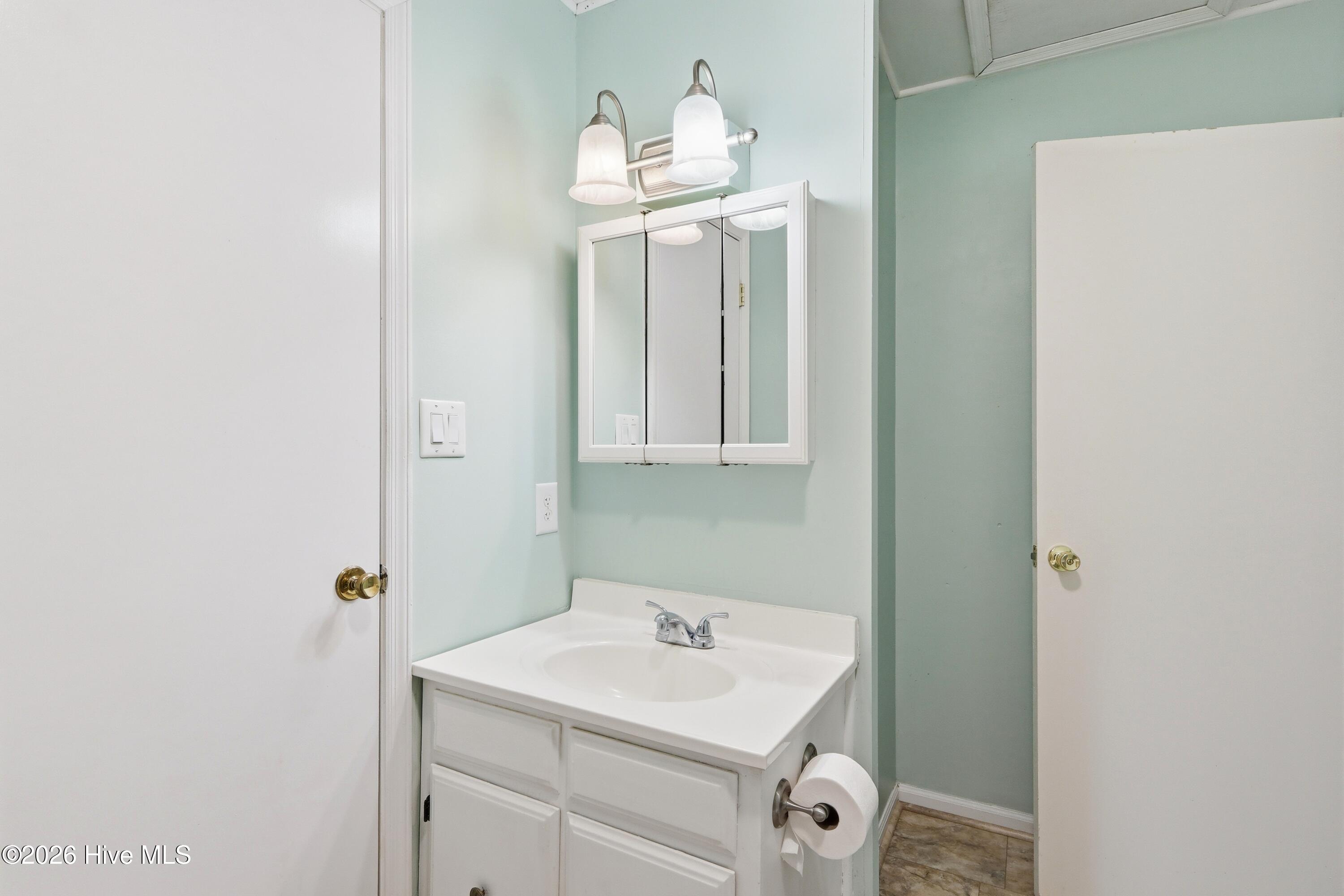 704 Meadow Court,Morehead City