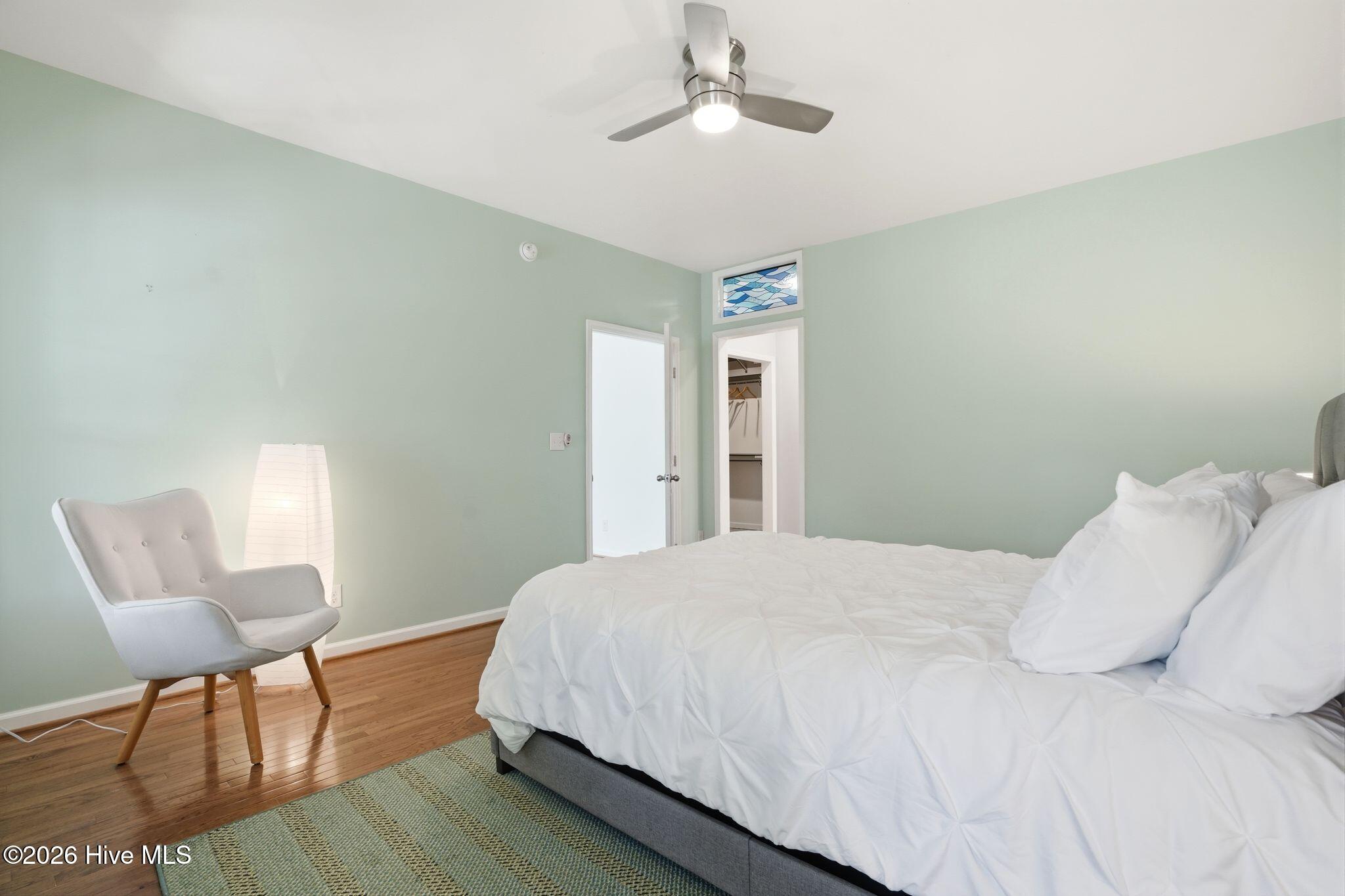 100560935 | Photo 42