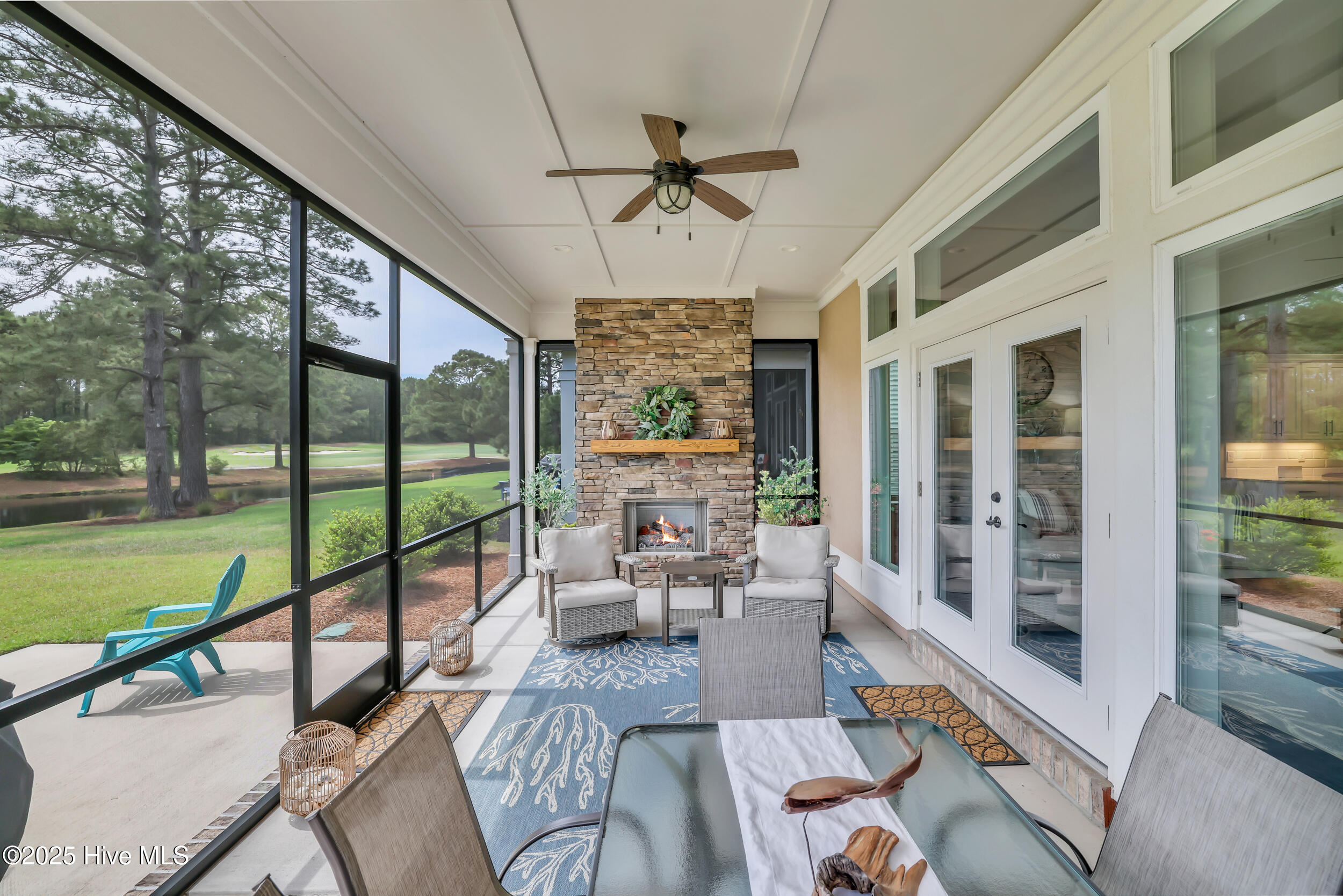 100502745 | Photo 37