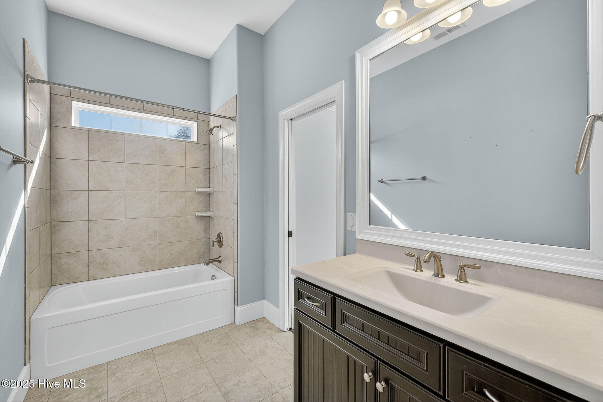 100512498 | Photo 31