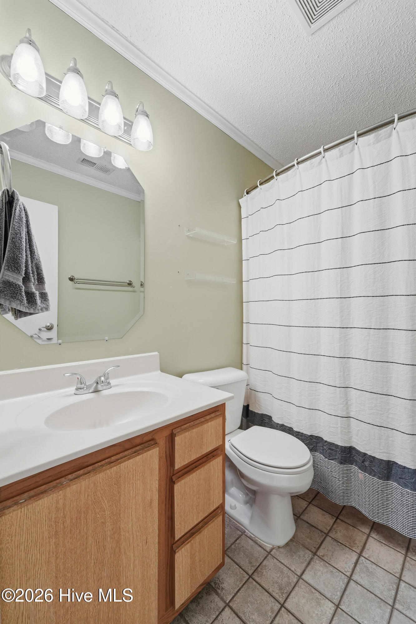 100559067 | Photo 47