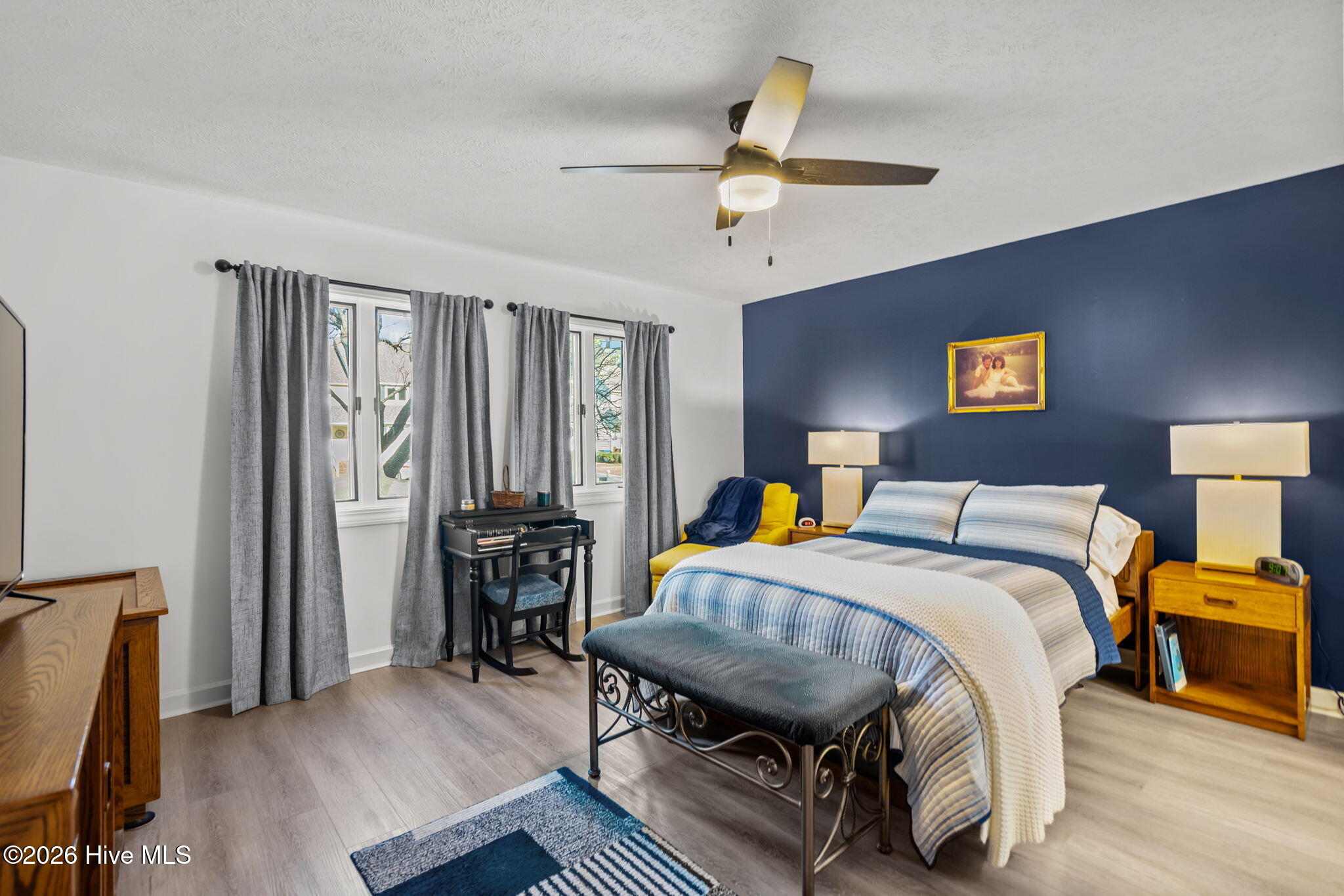 100557388 | Photo 28