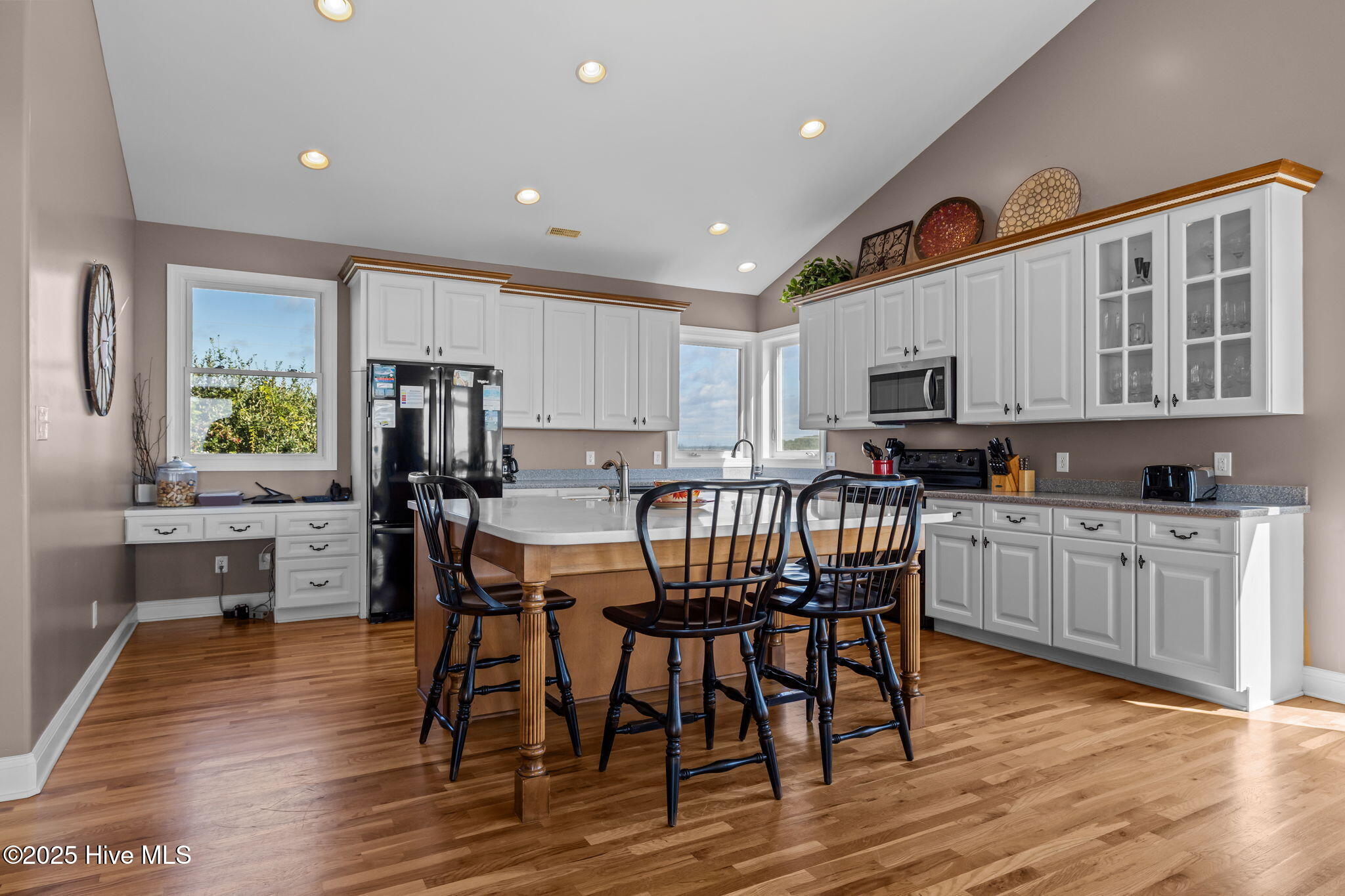 100531383 | Photo 15