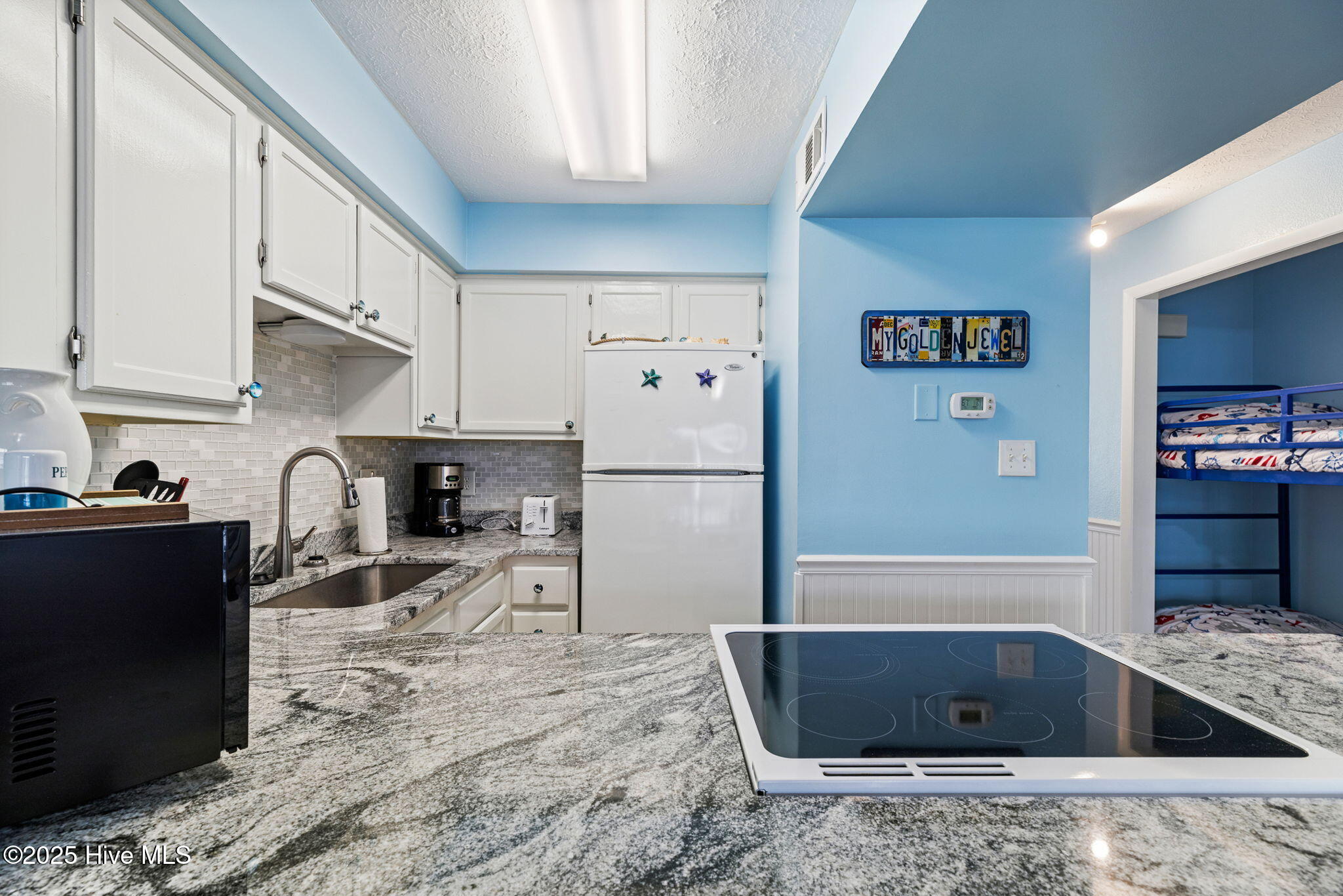 100546848 | Photo 17