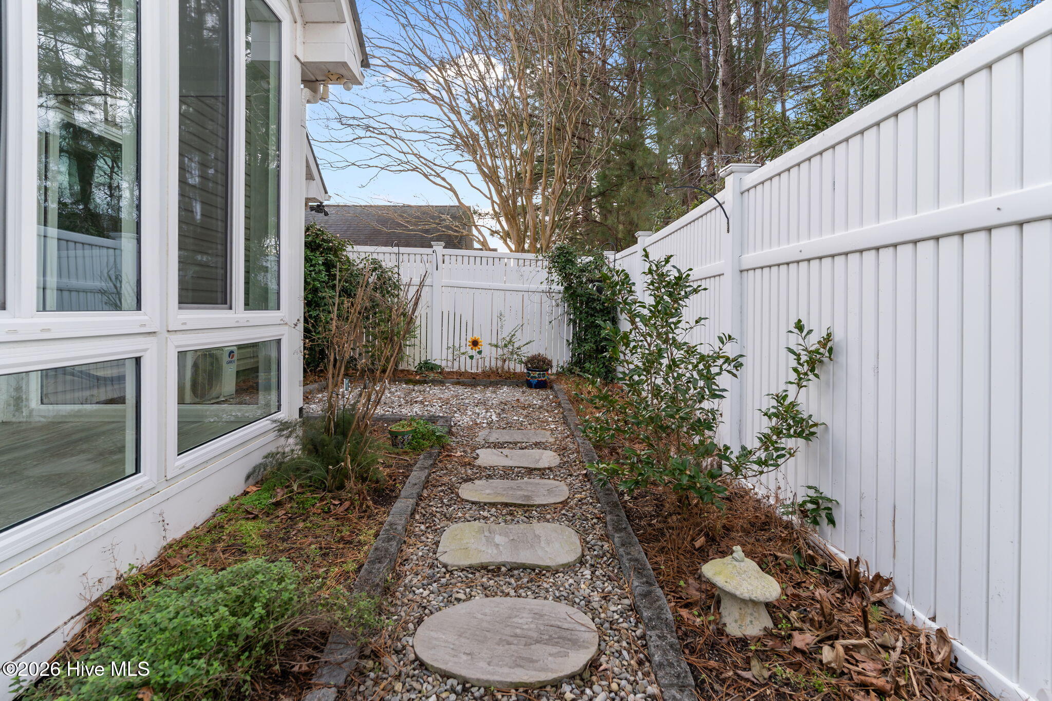 100549598 | Photo 39