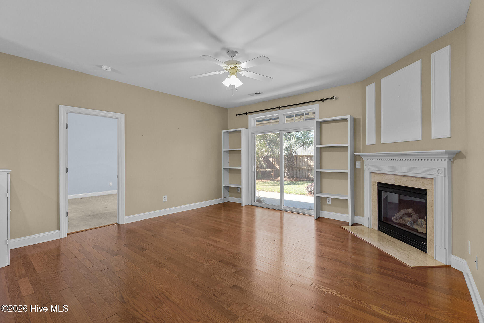 100569615 | Photo 14