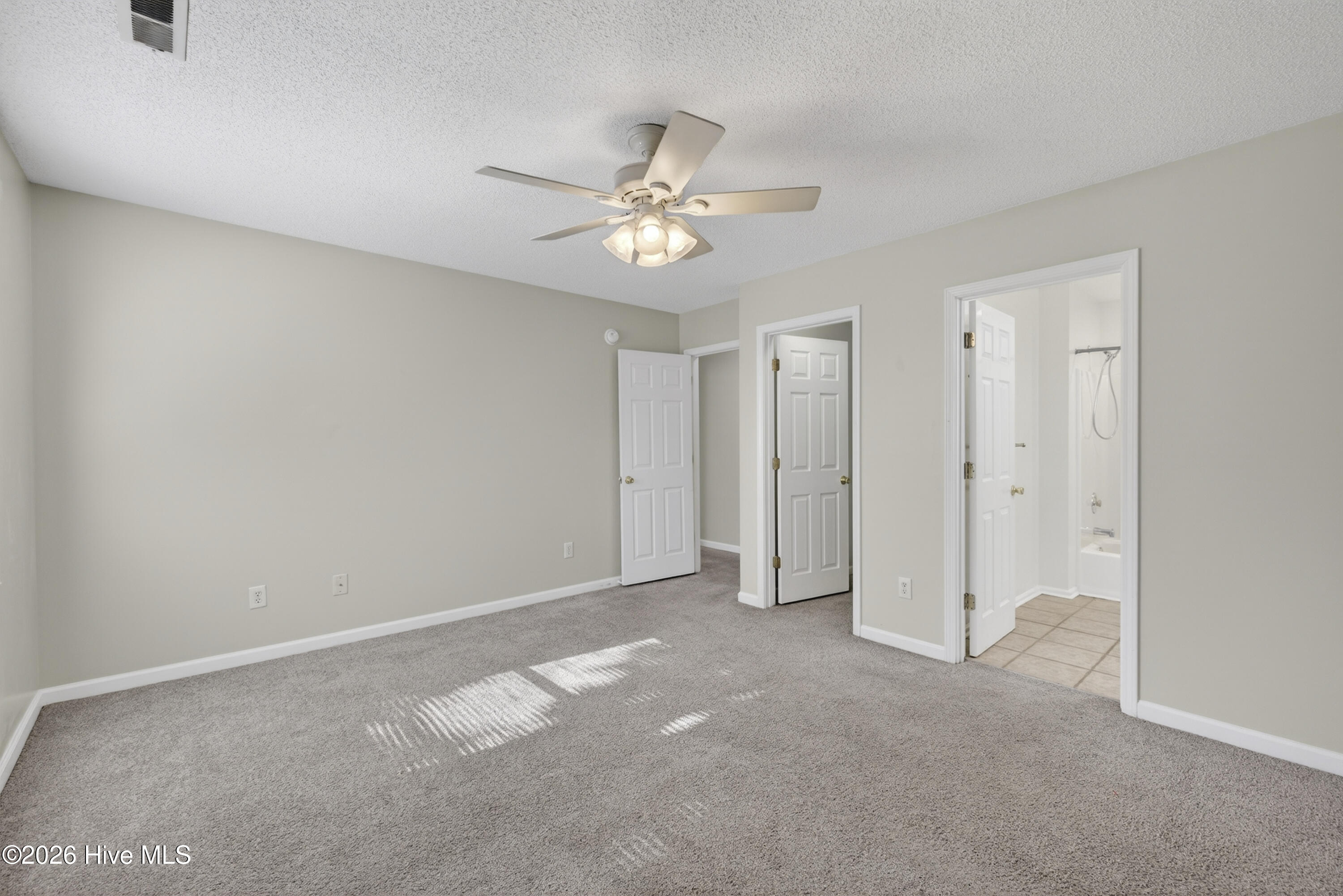 100551794 | Photo 16