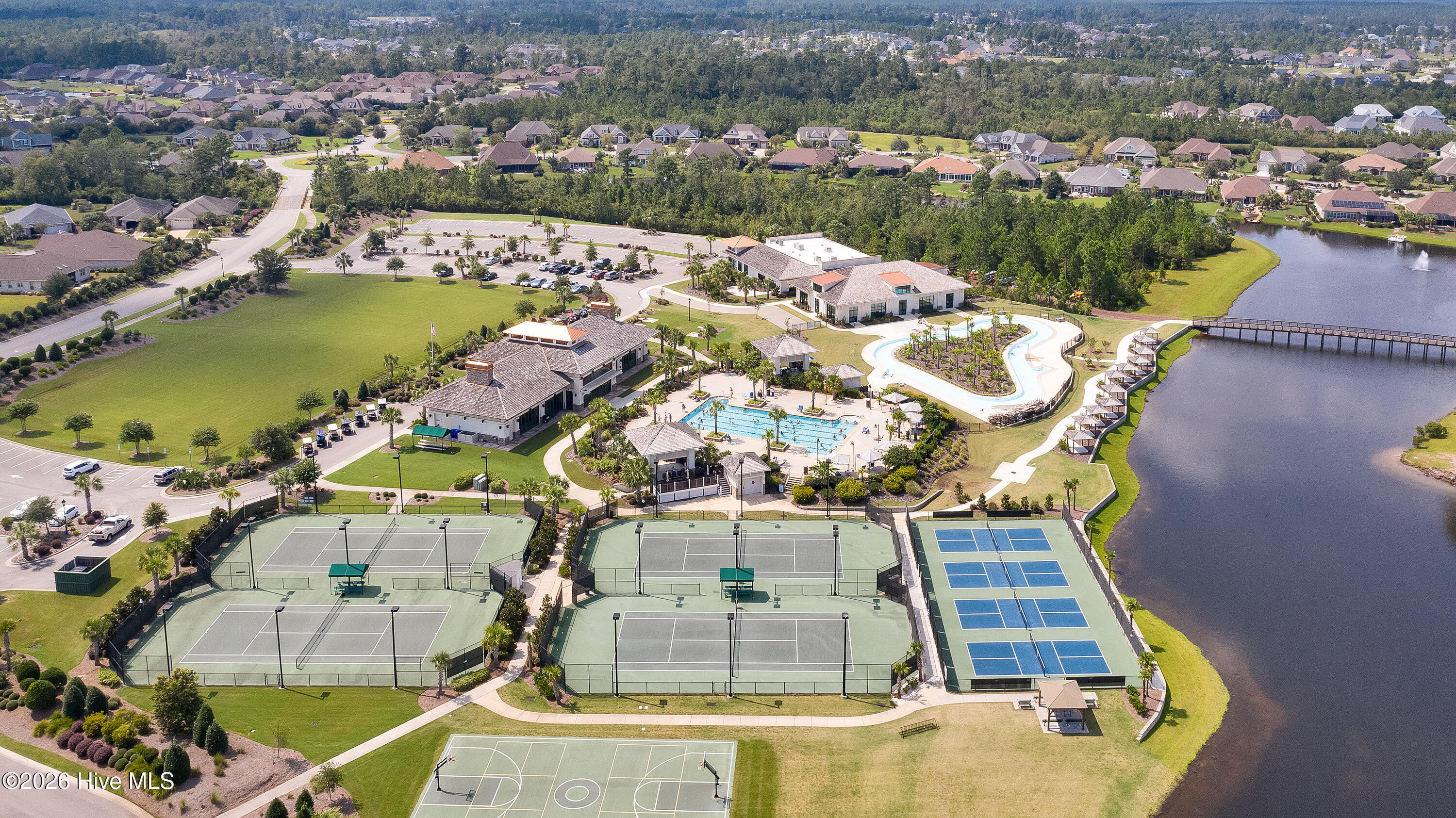 100549764 | Photo 37