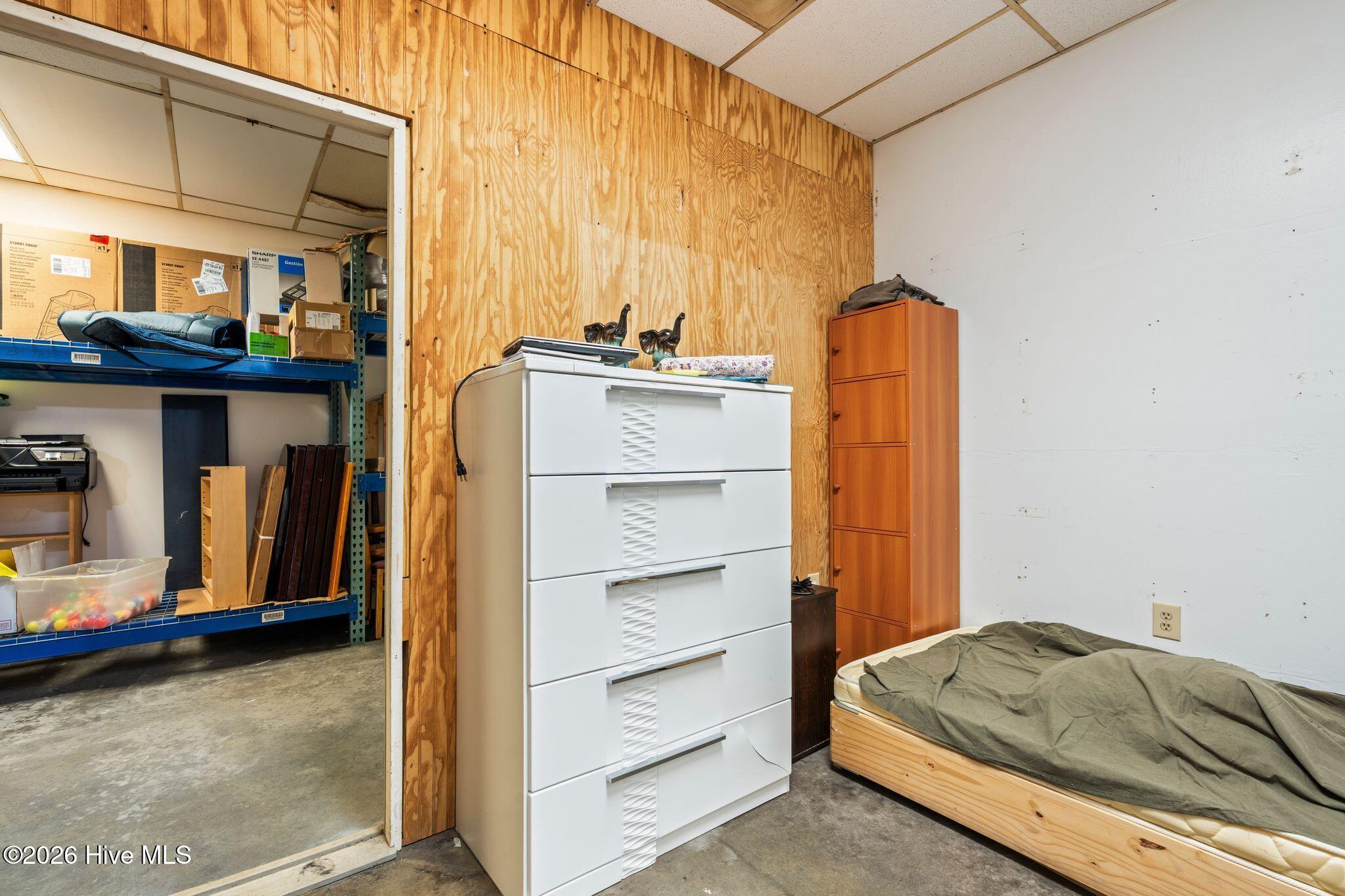 100550441 | Photo 48